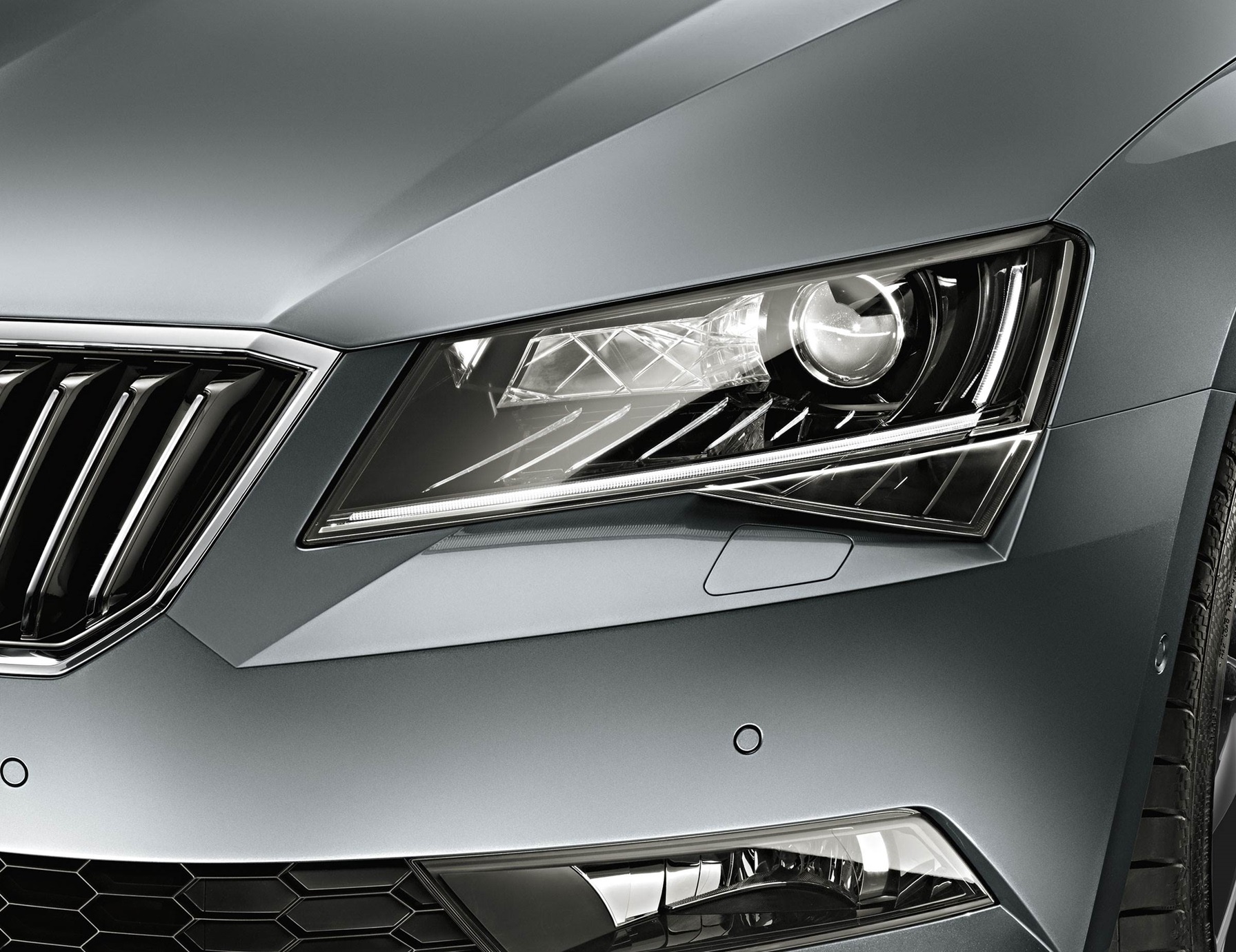 Skoda Superb koplamp