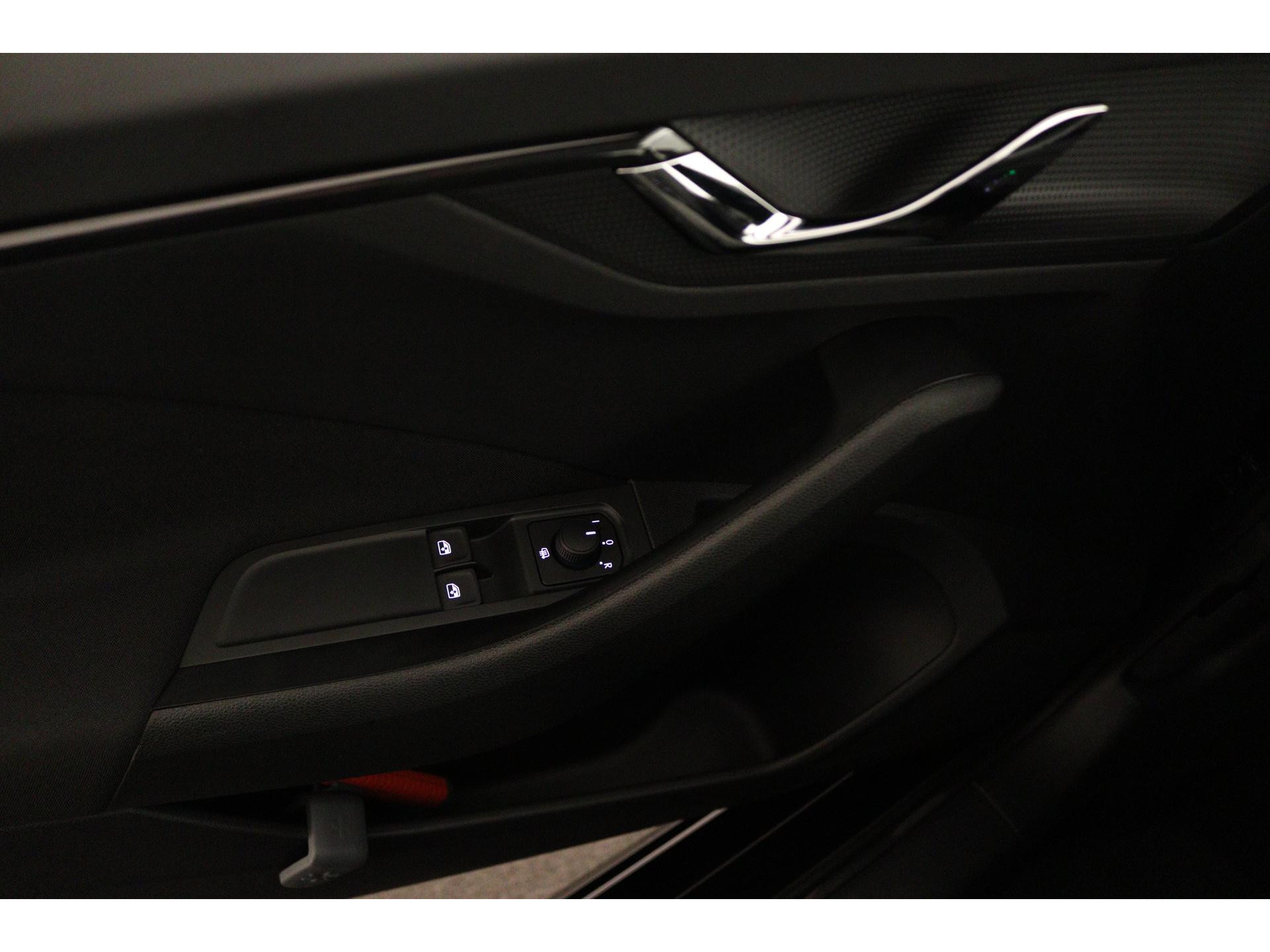 Škoda - Kamiq 1.0 TSI 110 6MT Active - 2023