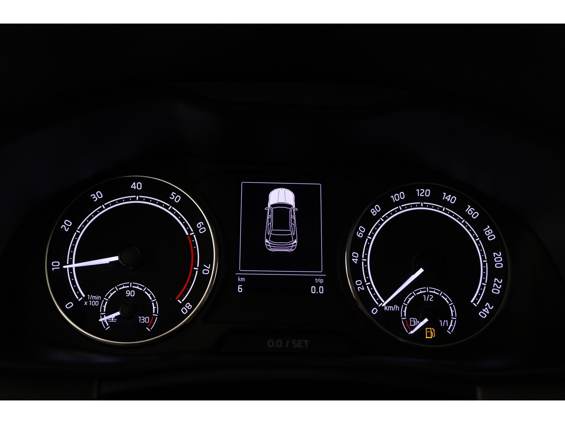 Škoda - Kamiq 1.0 TSI 110 6MT Active - 2023