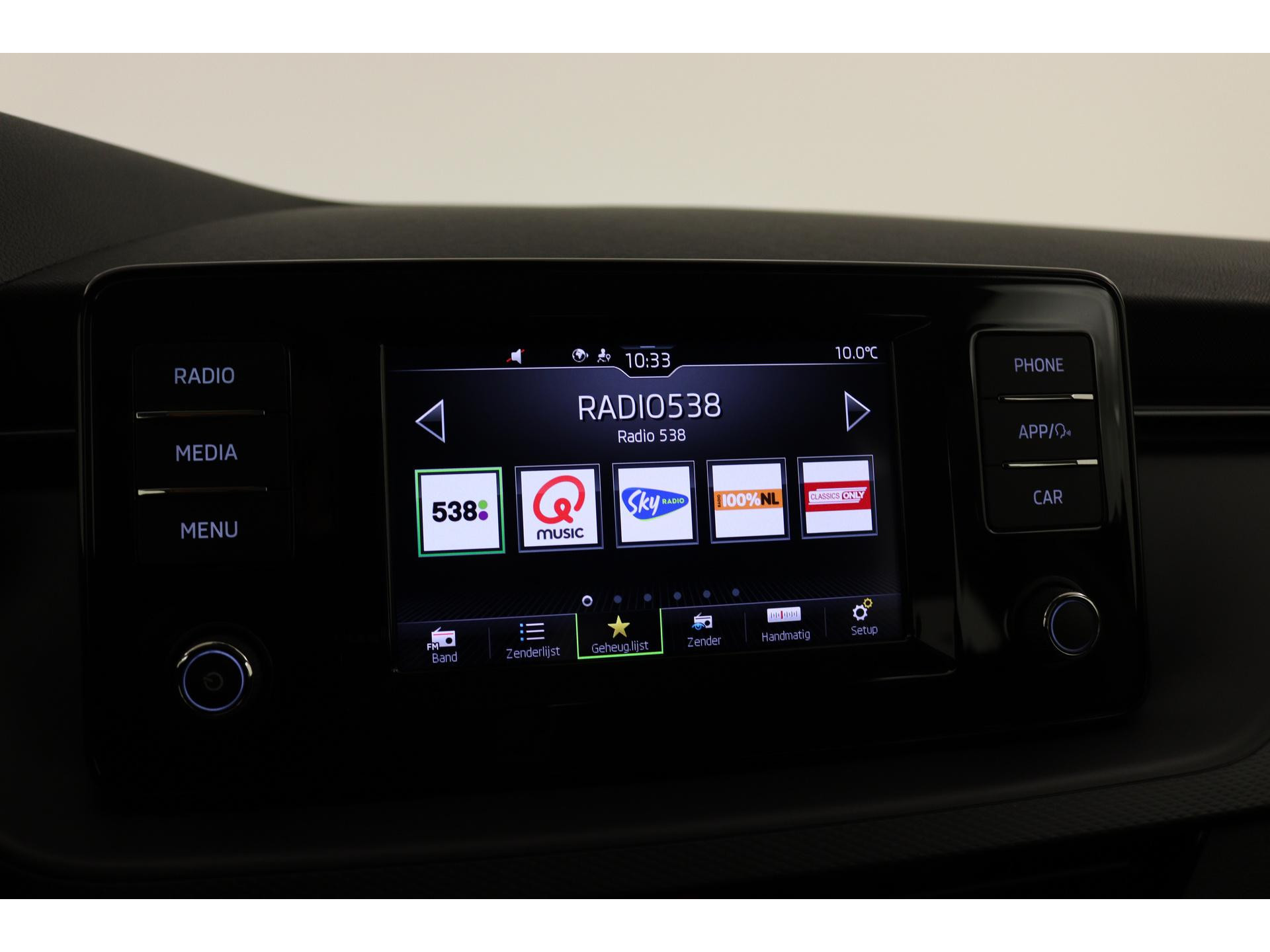 Škoda - Kamiq 1.0 TSI 110 6MT Active - 2023