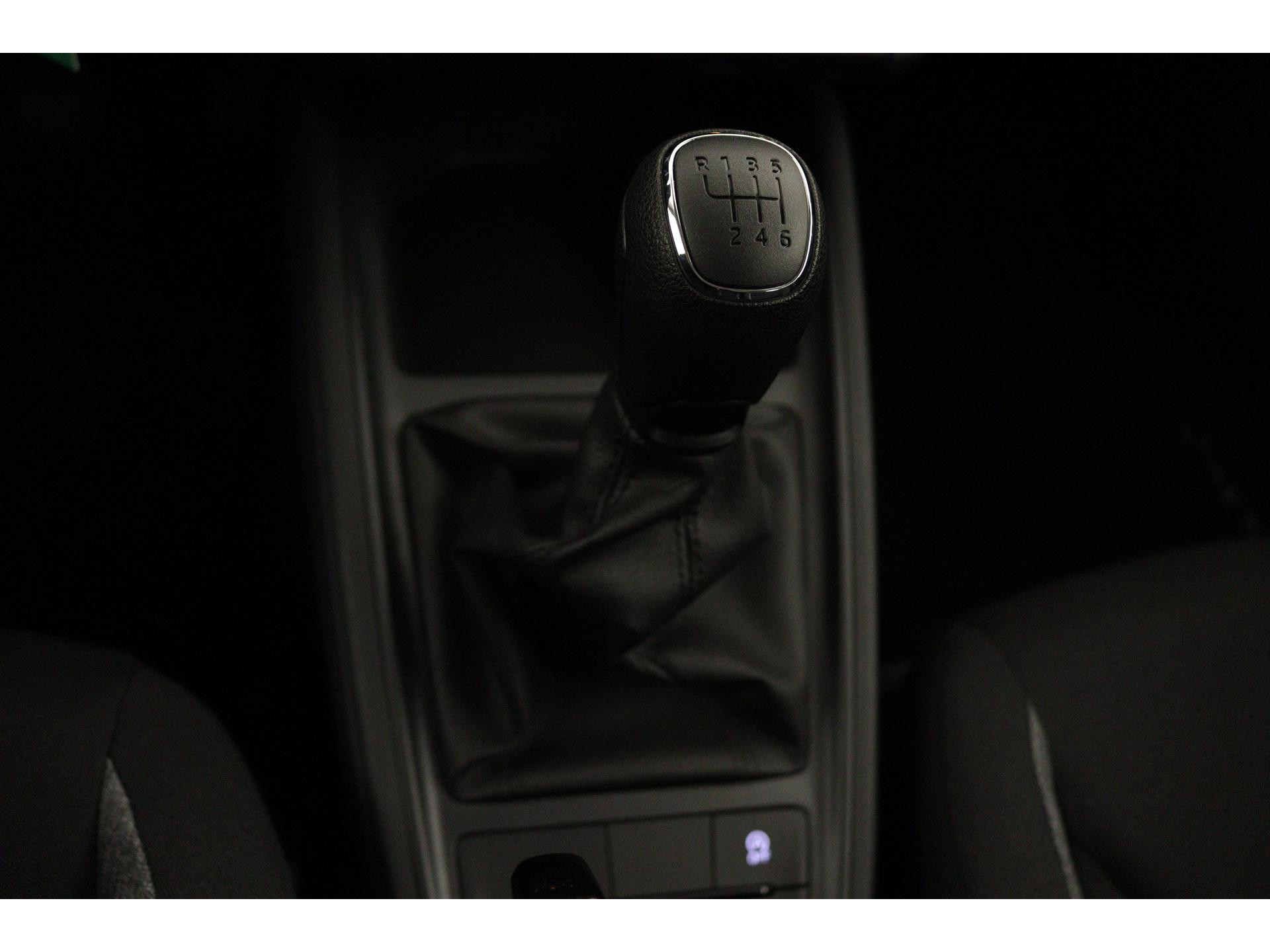 Škoda - Kamiq 1.0 TSI 110 6MT Active - 2023