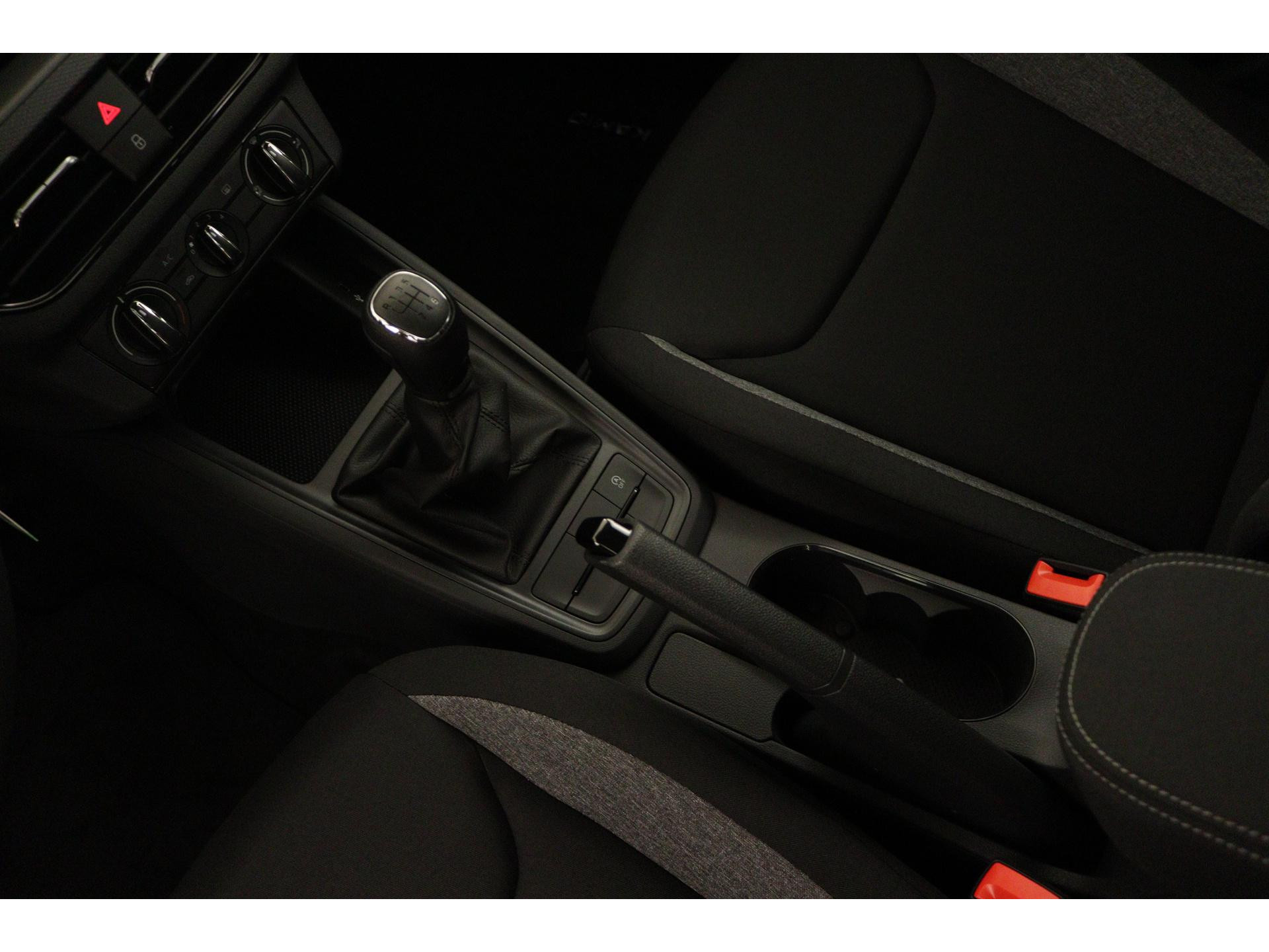 Škoda - Kamiq 1.0 TSI 110 6MT Active - 2023