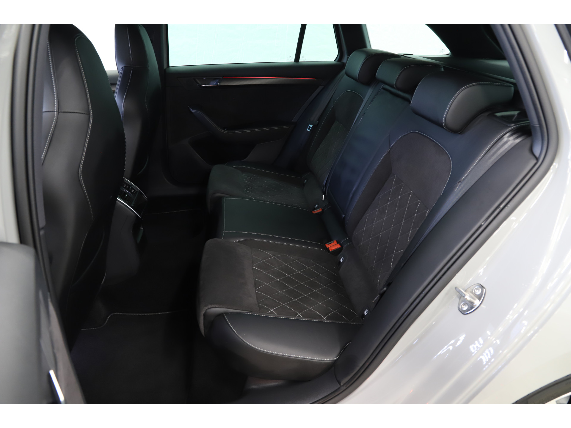 Škoda - Superb Combi 1.4 TSI 218pk iV Sportline Business - 2020