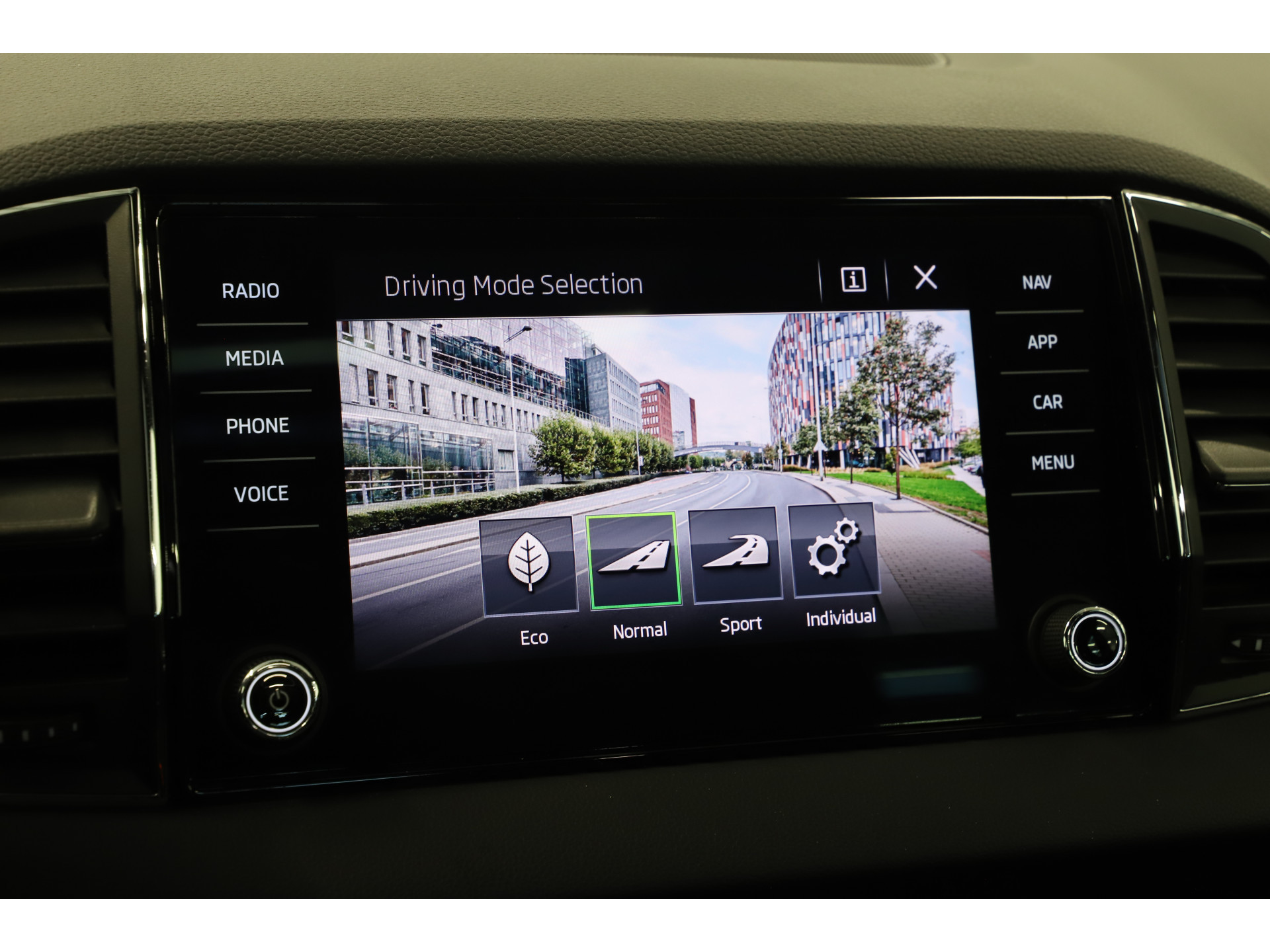 Škoda - Karoq 1.5 TSI 150pk DSG Sportline Business - 2020