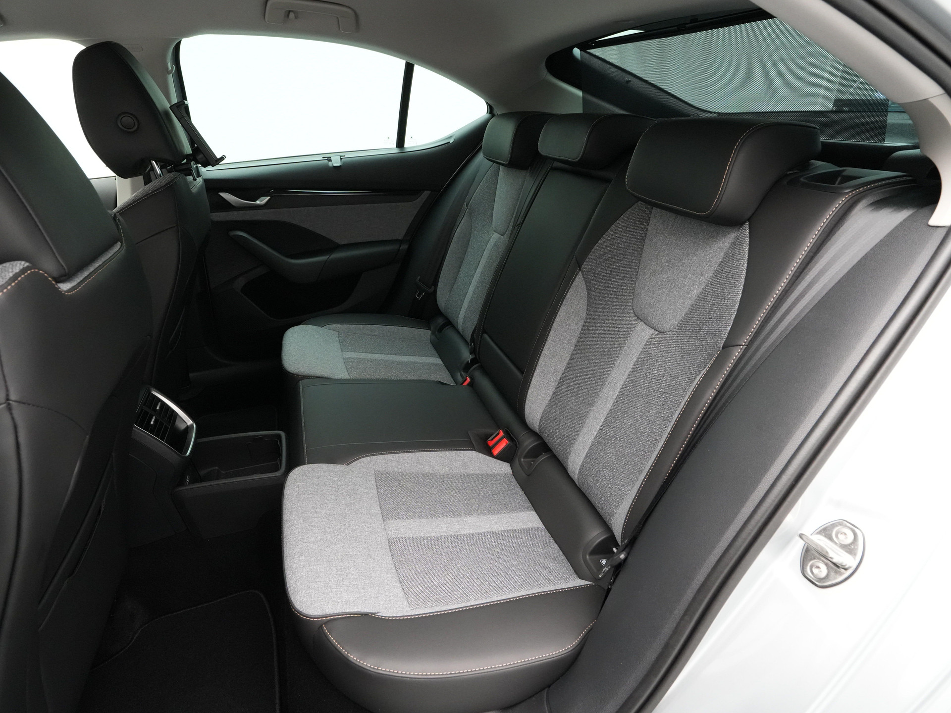 Škoda - Octavia Hatchback Octavia 1.5 TSI e-TEC MHEV 115 DSG-7 First Edition - 2025