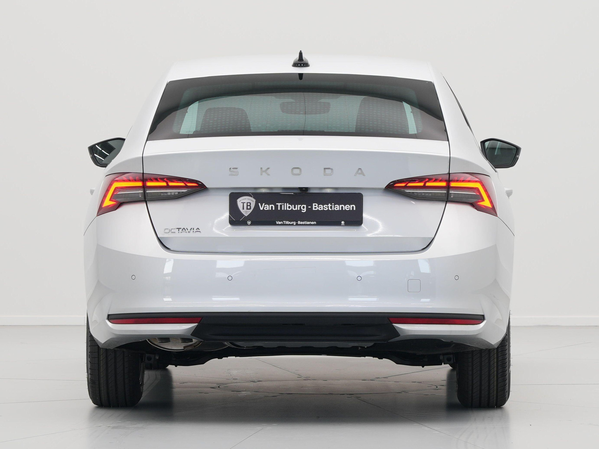 Škoda - Octavia Hatchback Octavia 1.5 TSI e-TEC MHEV DSG-7 First Edition - 2024