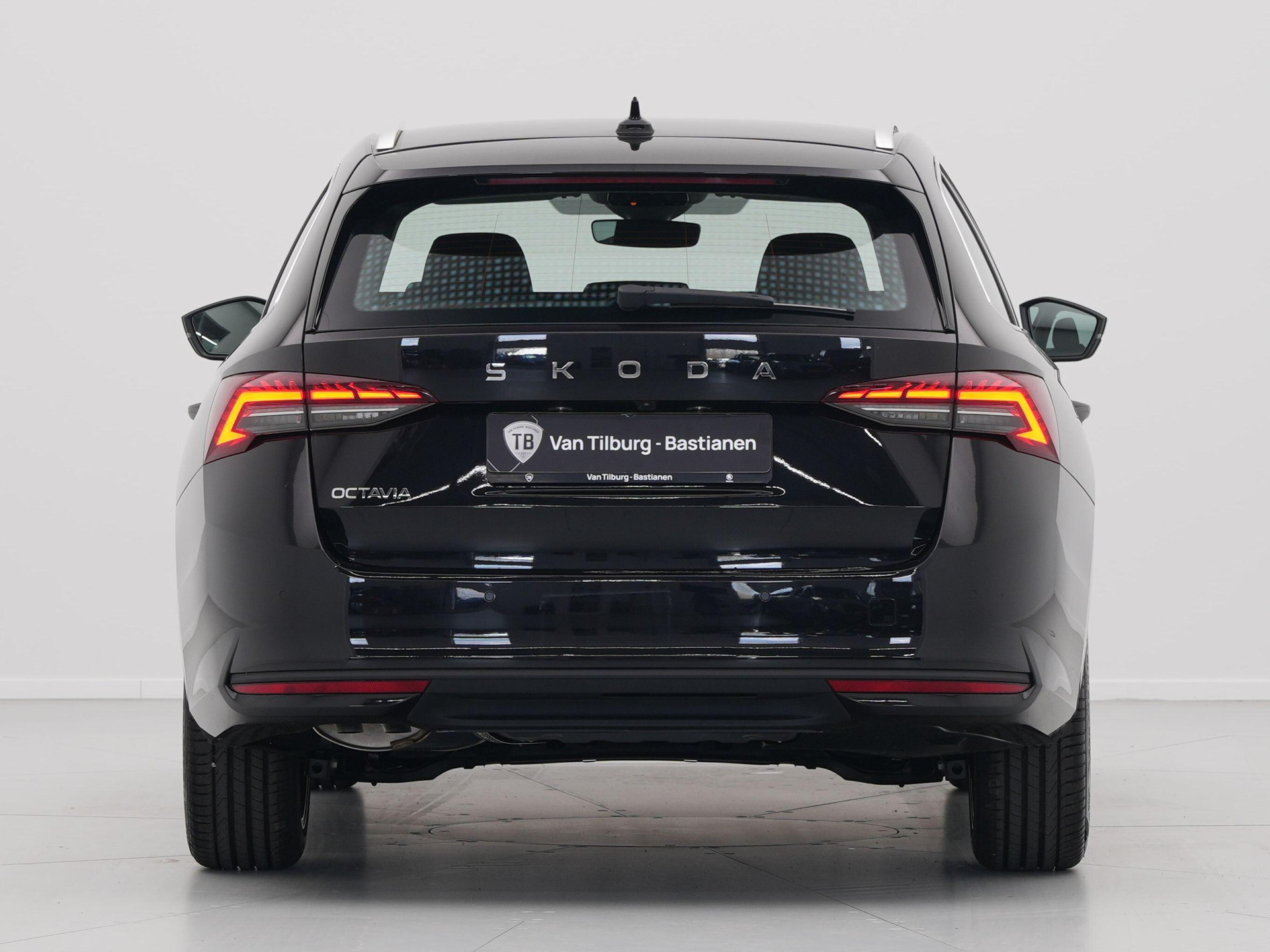 Škoda - Octavia Combi 1.5 TSI e-TEC MHEV 115 7DSG First Edition - 2024