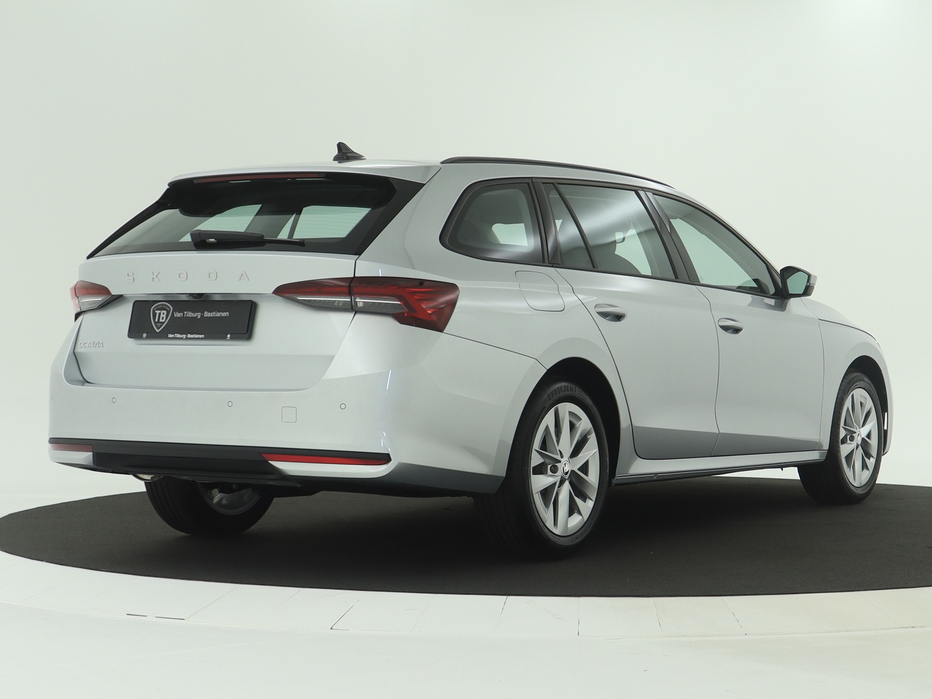 Škoda - Octavia Combi 1.5 TSI e-TEC MHEV 115 7DSG First Edition - 2024