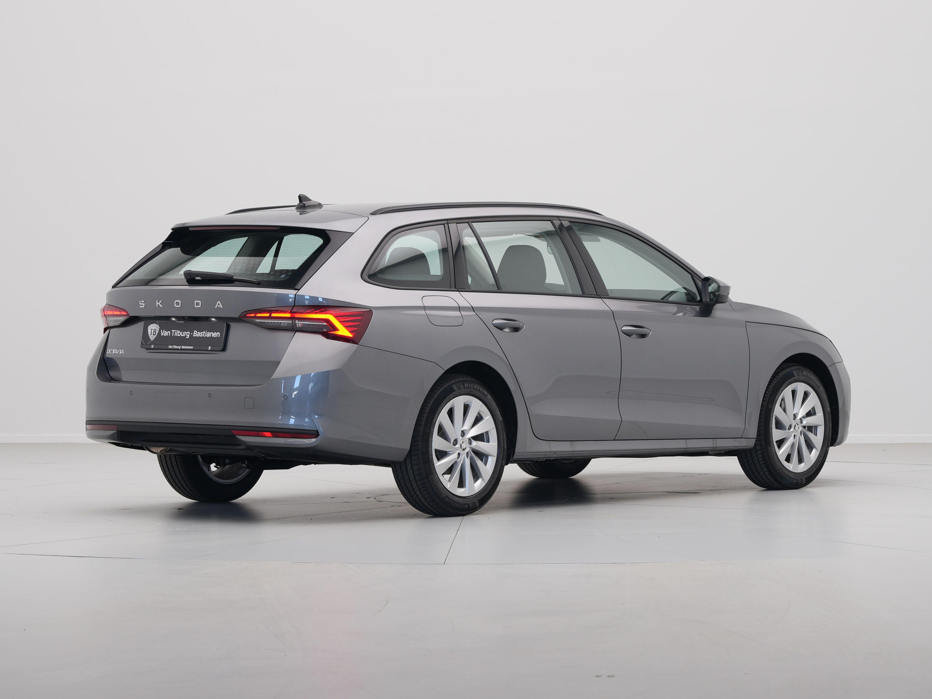 Škoda - Octavia Combi 1.5 TSI e-TEC MHEV 115 7DSG First Edition - 2024