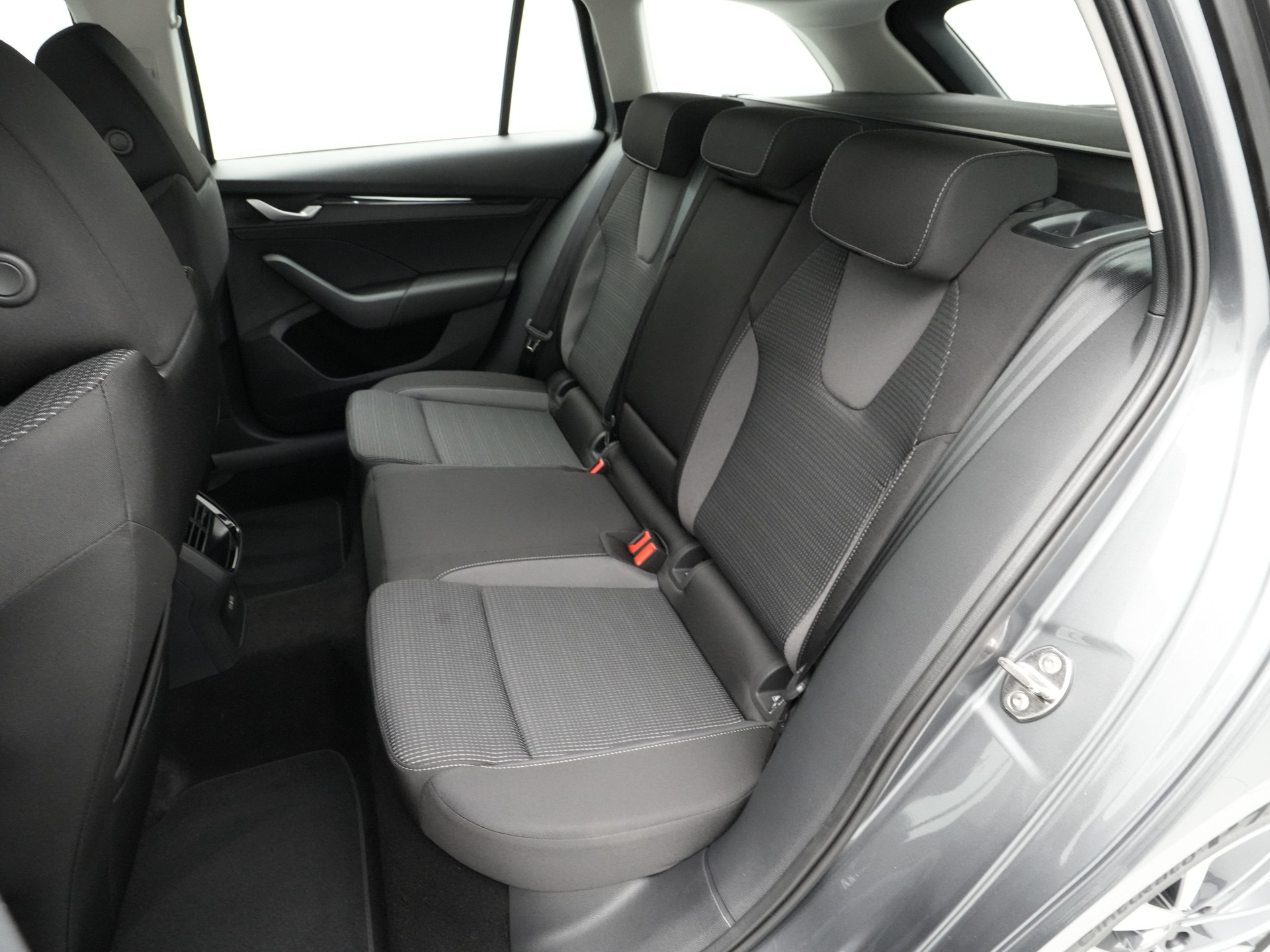 Škoda - Octavia Combi 1.5 TSI e-TEC MHEV 115 7DSG First Edition - 2025