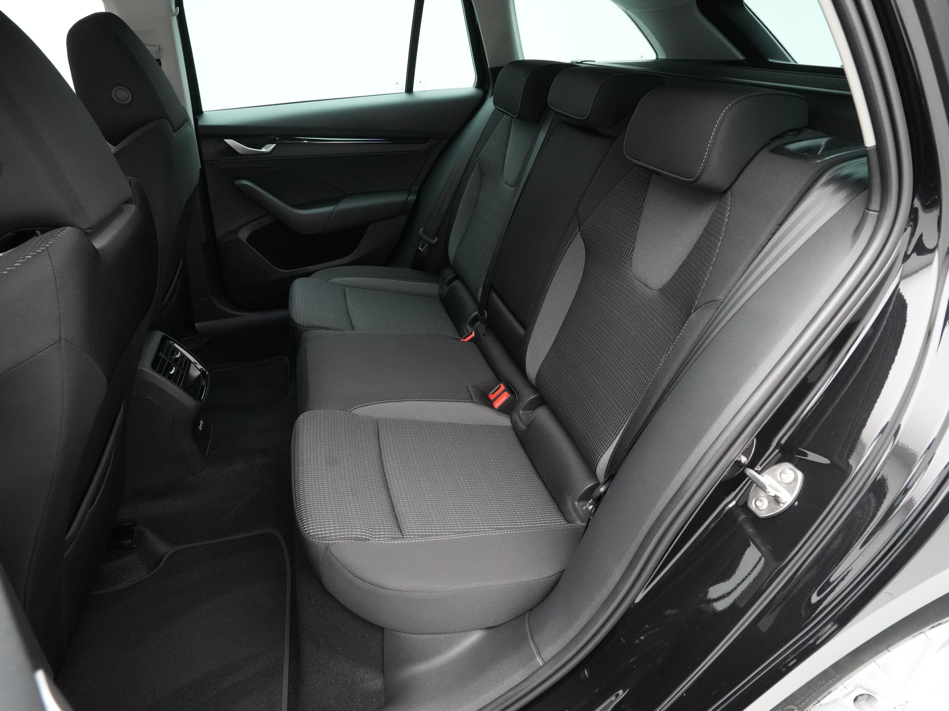 Škoda - Octavia Combi 1.5 TSI 115 6MT Business Edition Plus - 2024