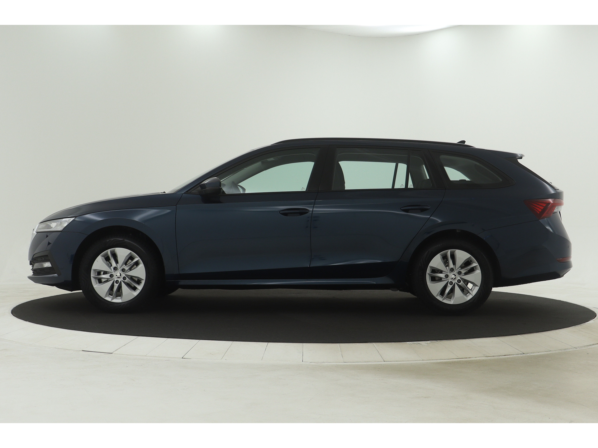 Škoda - Octavia Combi 1.0 e-TSI Business Edition - 2024