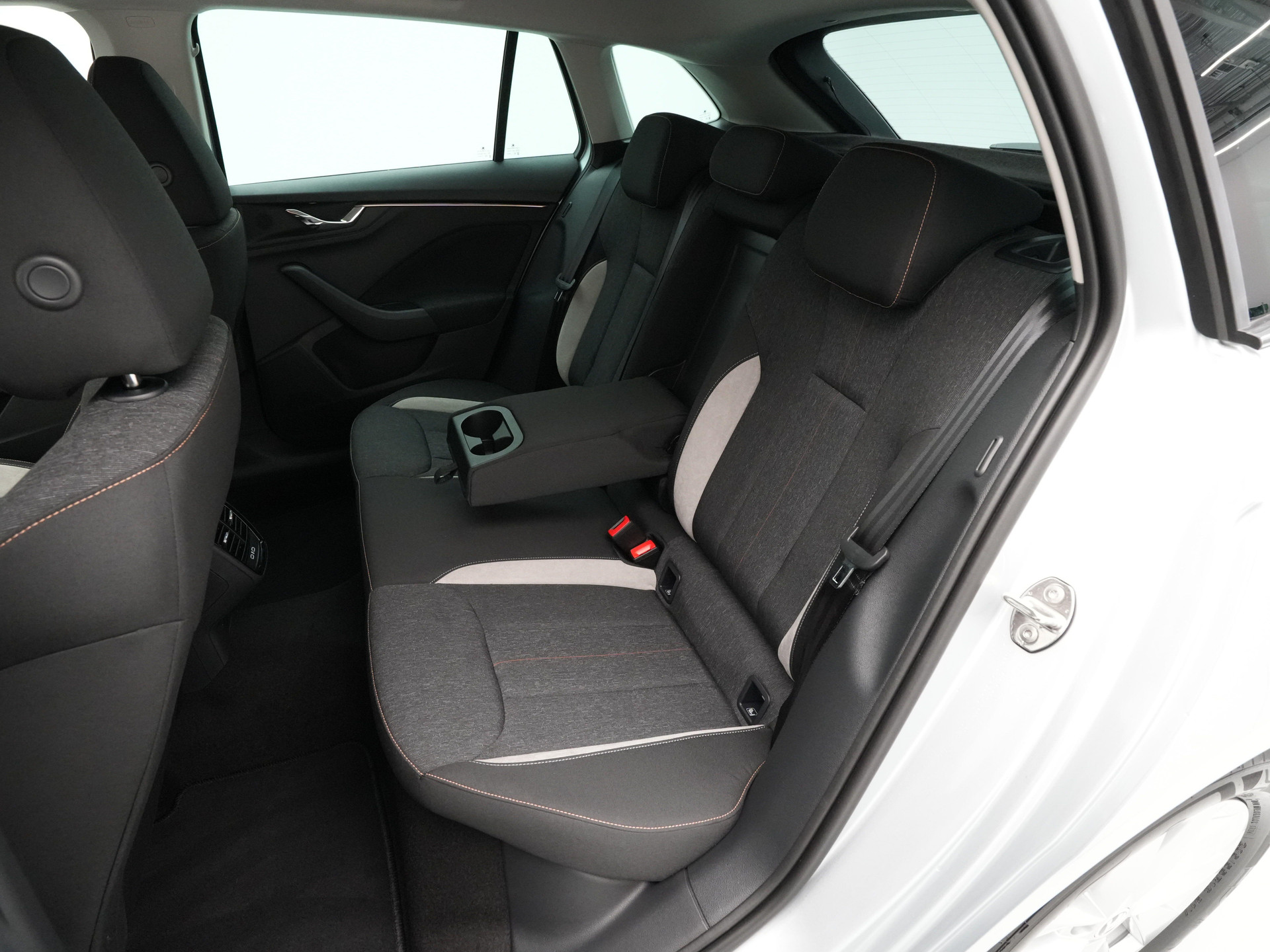 Škoda - Scala 1.0 TSI Greentech 115 6MT Business Edition - 2025