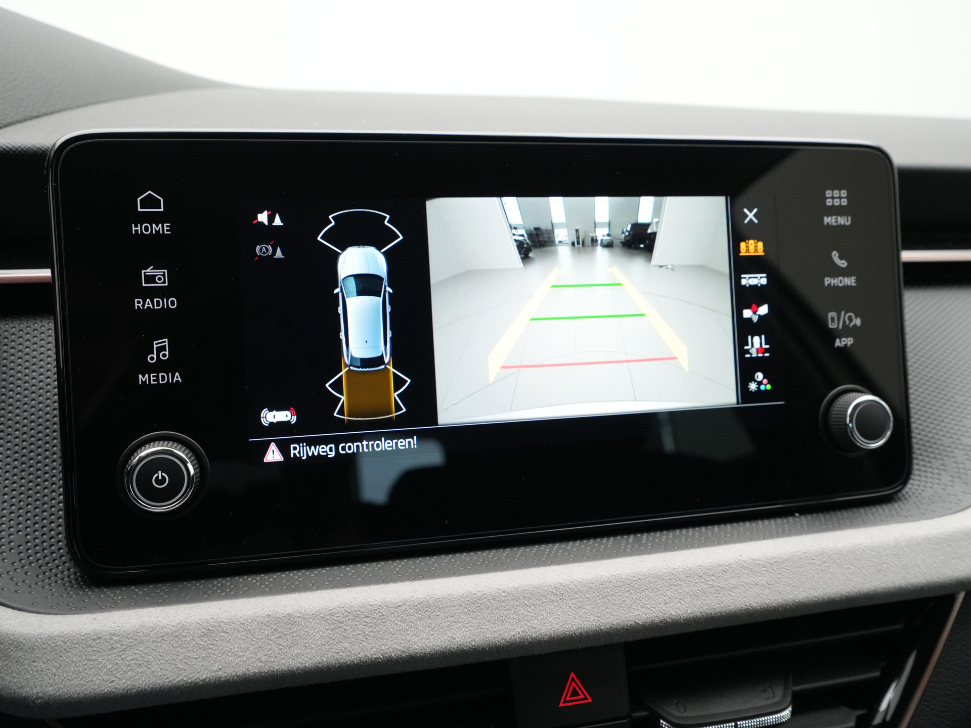 Škoda - Scala 1.0 TSI Greentech 115 6MT Business Edition - 2025