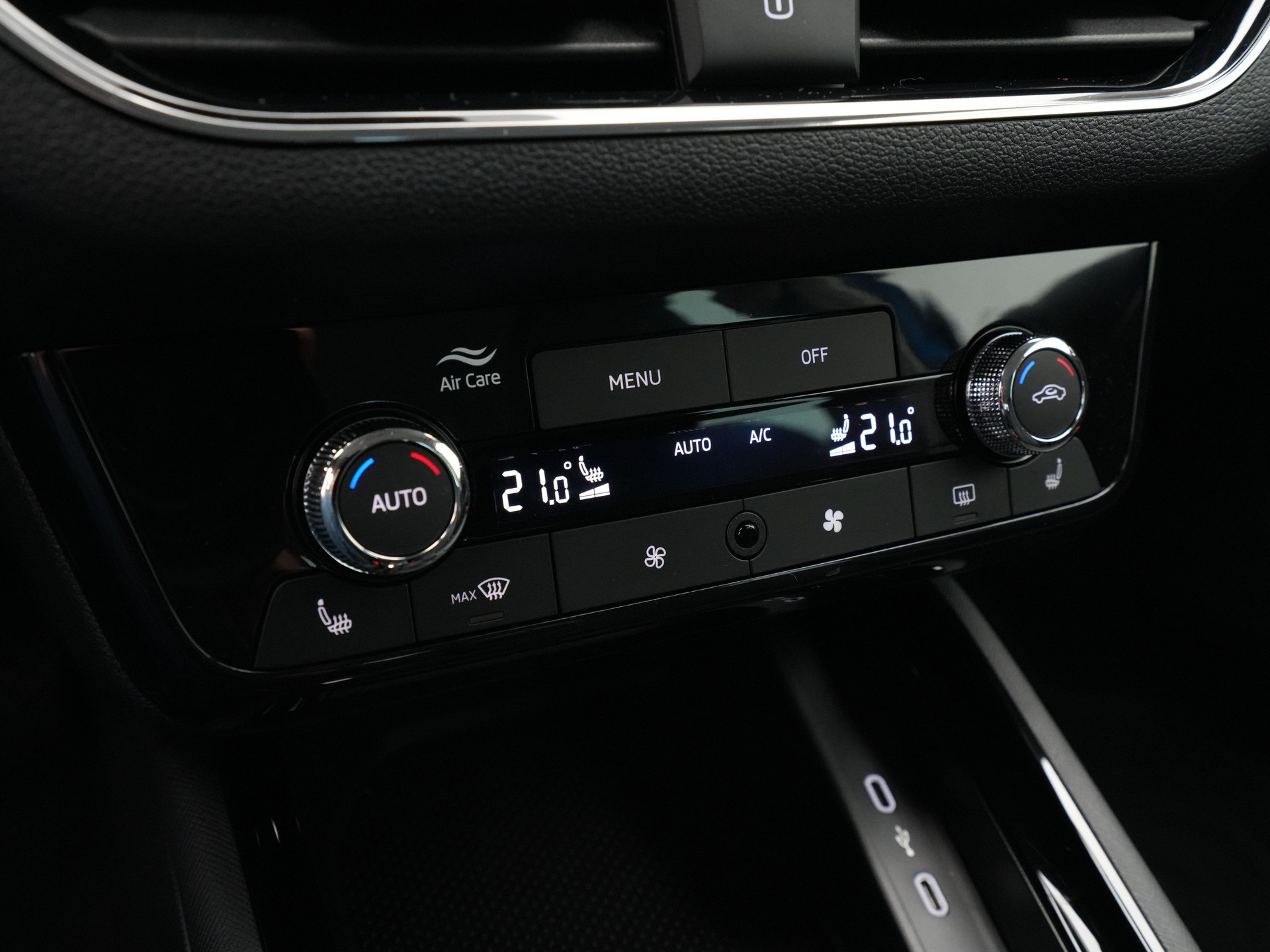 Škoda - Scala 1.0 TSI Greentech 115 6MT Business Edition - 2024