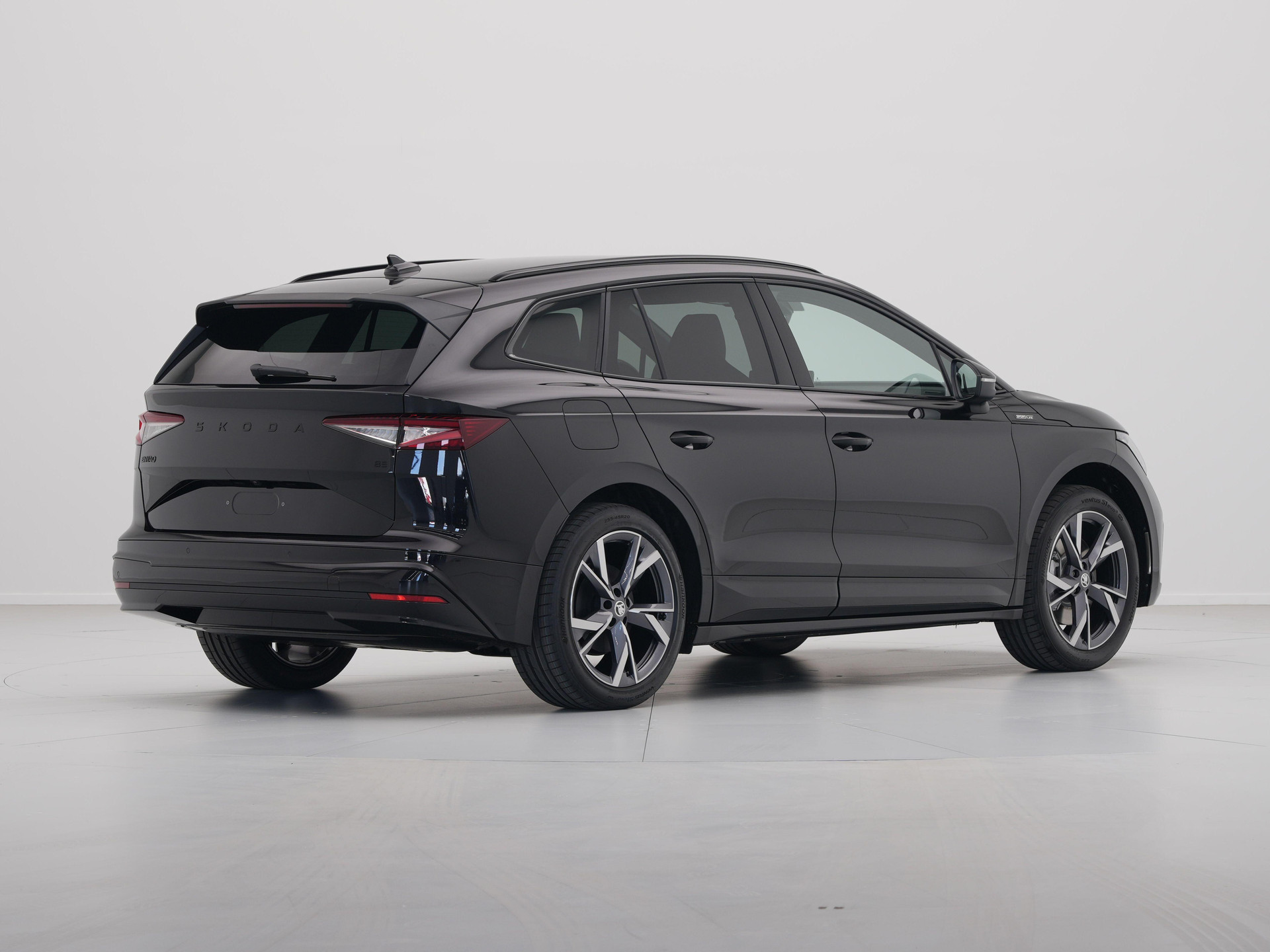 Škoda - Enyaq iV 85 Elektromotor 286 1AT Sportline - 2024