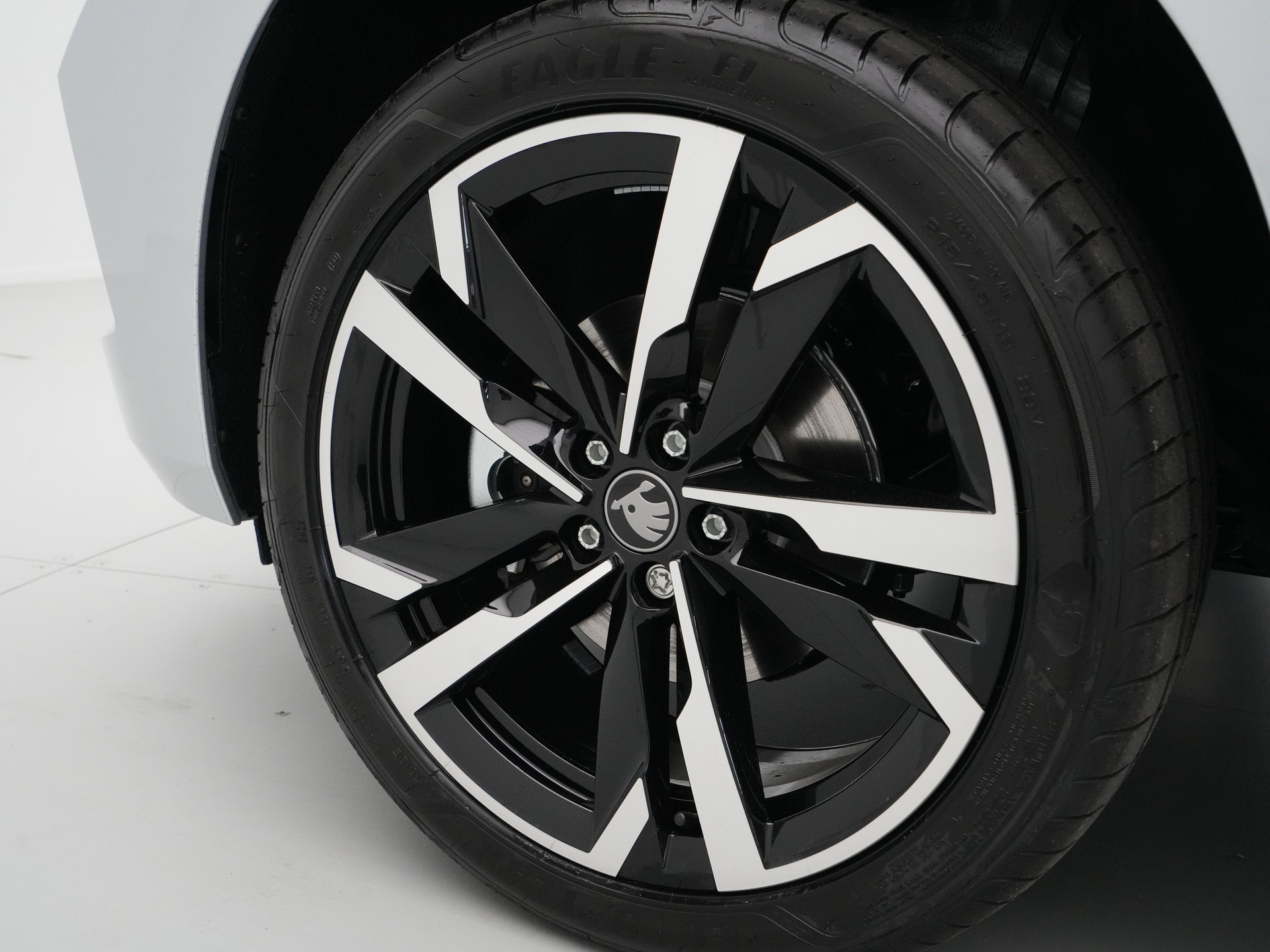 Škoda - Kamiq 1.0 TSI Greentech 115 6MT Monte Carlo - 2025