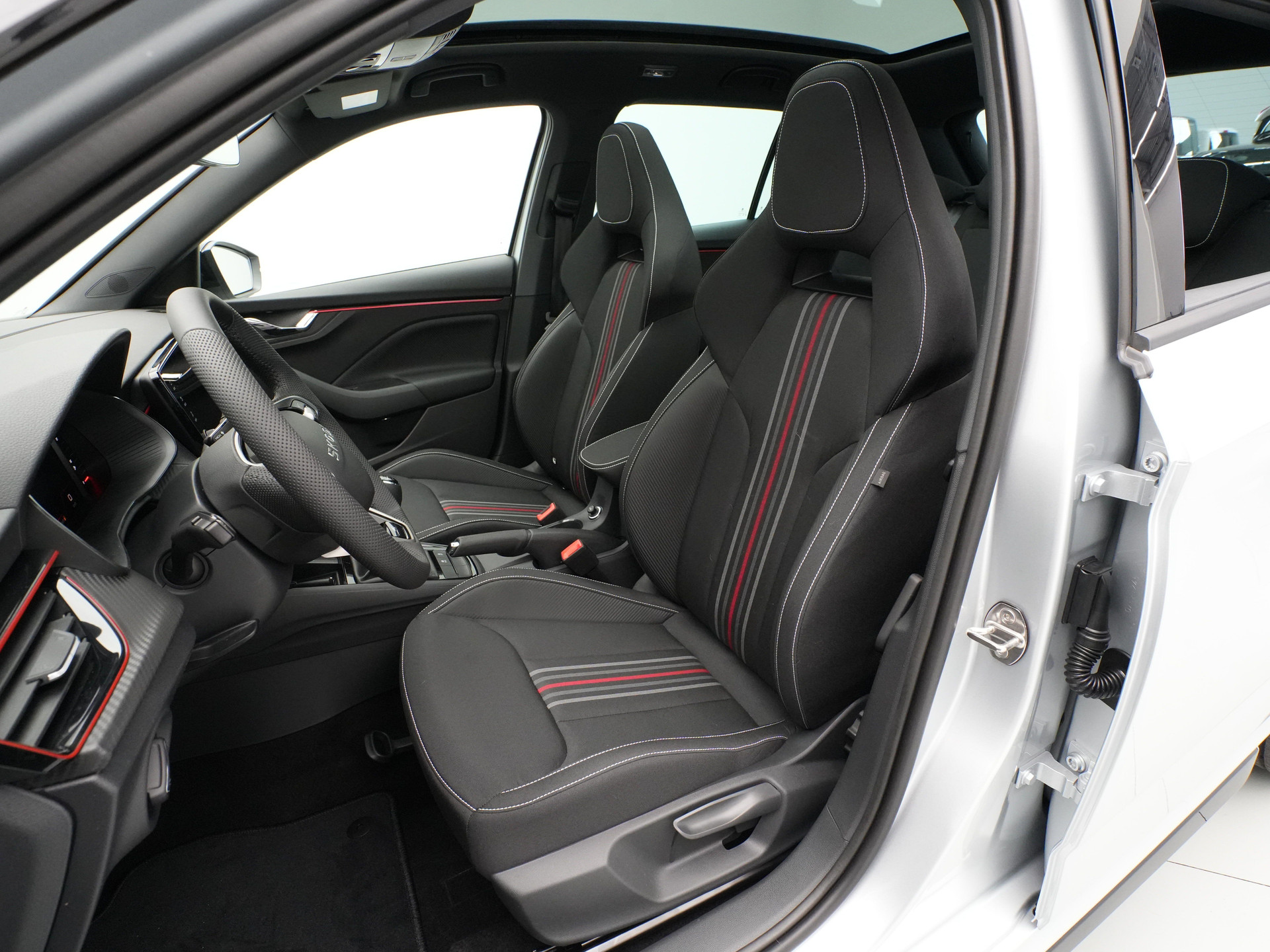 Škoda - Kamiq 1.0 TSI Greentech 115 6MT Monte Carlo - 2025