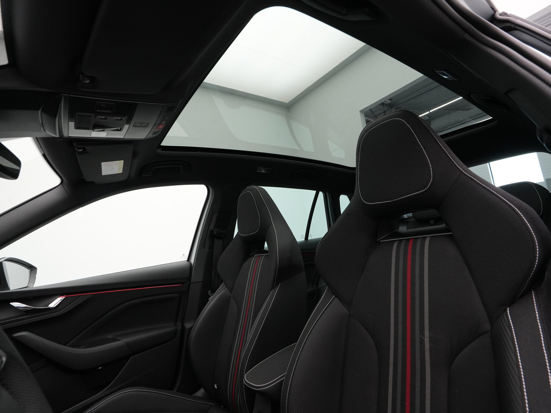 Škoda - Kamiq 1.0 TSI Greentech 115 6MT Monte Carlo - 2025