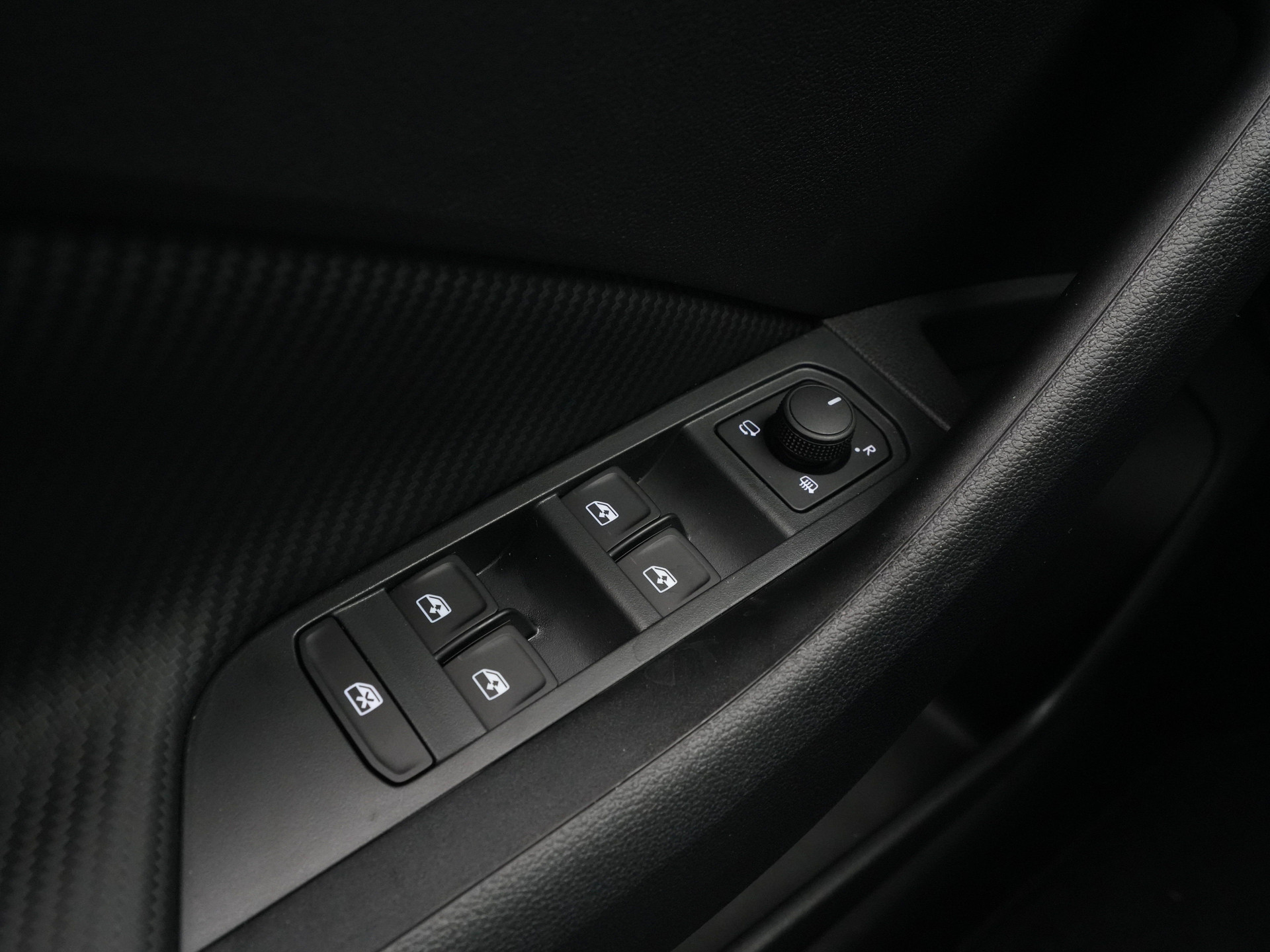 Škoda - Kamiq 1.0 TSI Greentech 115 6MT Monte Carlo - 2025