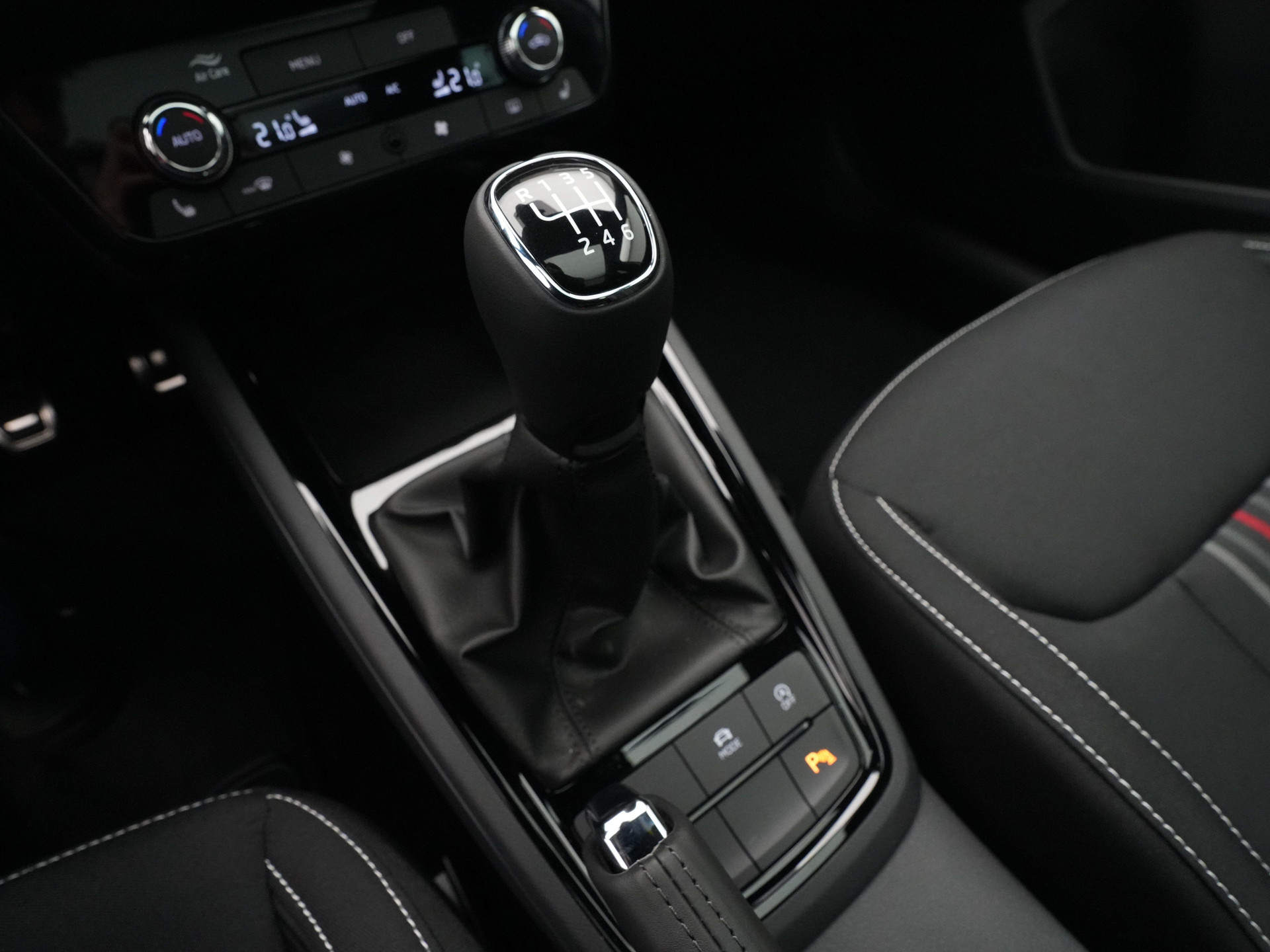 Škoda - Kamiq 1.0 TSI Greentech 115 6MT Monte Carlo - 2025