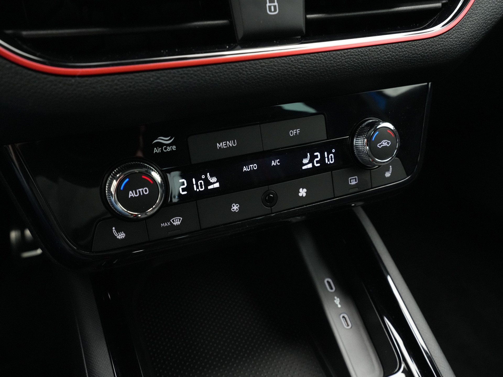 Škoda - Kamiq 1.0 TSI Greentech 115 DSG-7 Monte Carlo - 2025