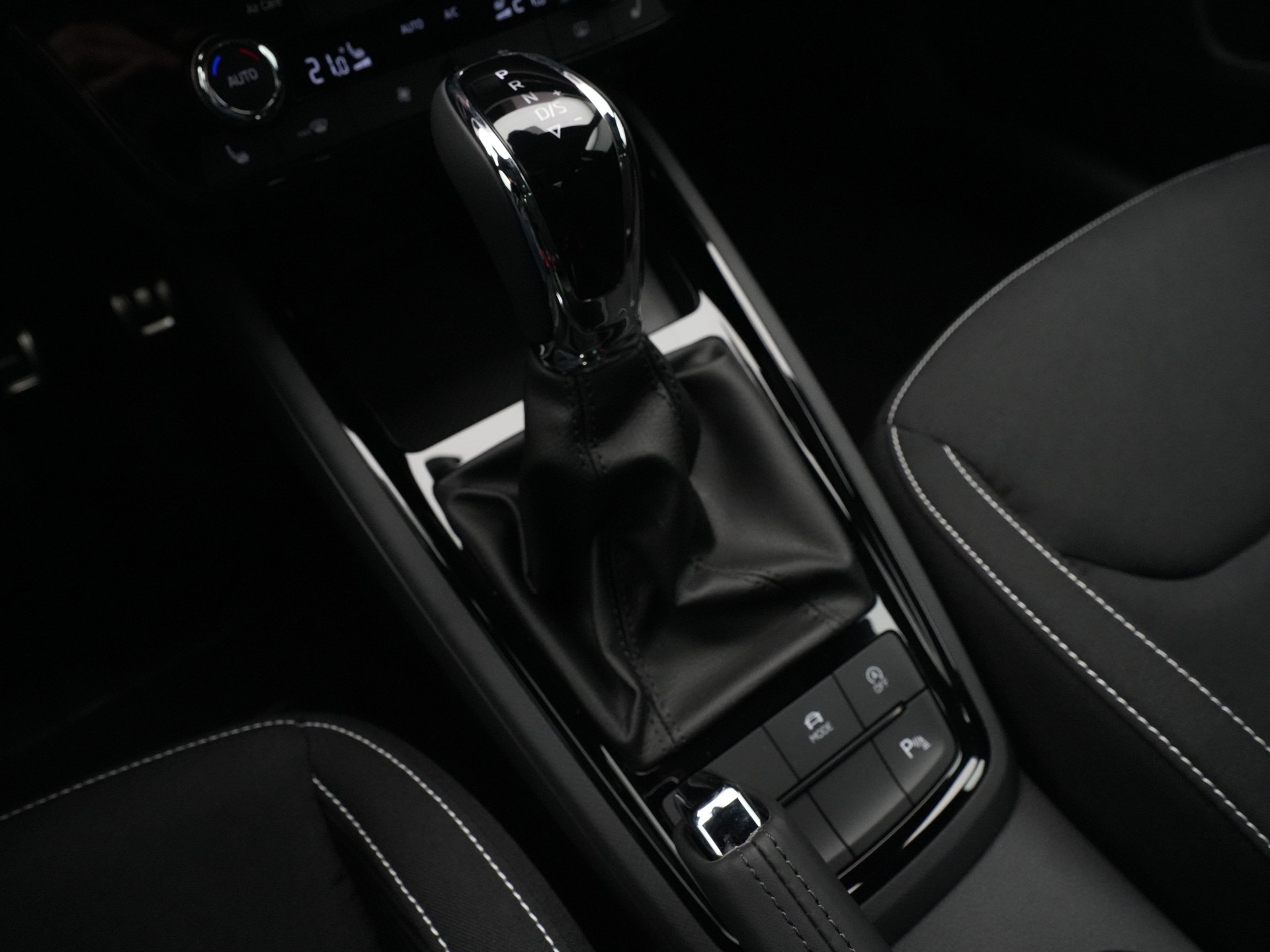 Škoda - Kamiq 1.0 TSI Greentech 115 DSG-7 Monte Carlo - 2025