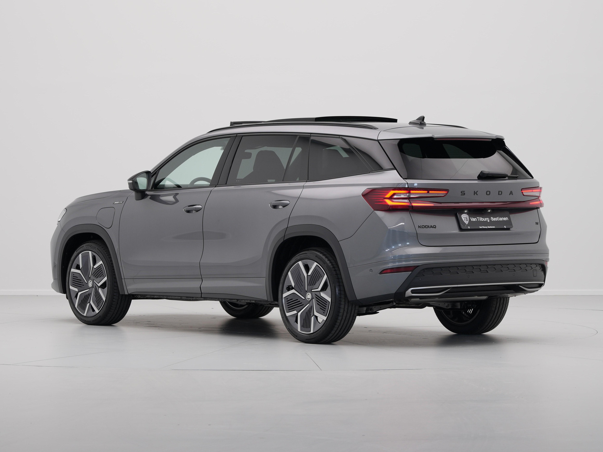 Škoda - Kodiaq 1.5 TSI PHEV 204 6DSG Sportline Business - 2025