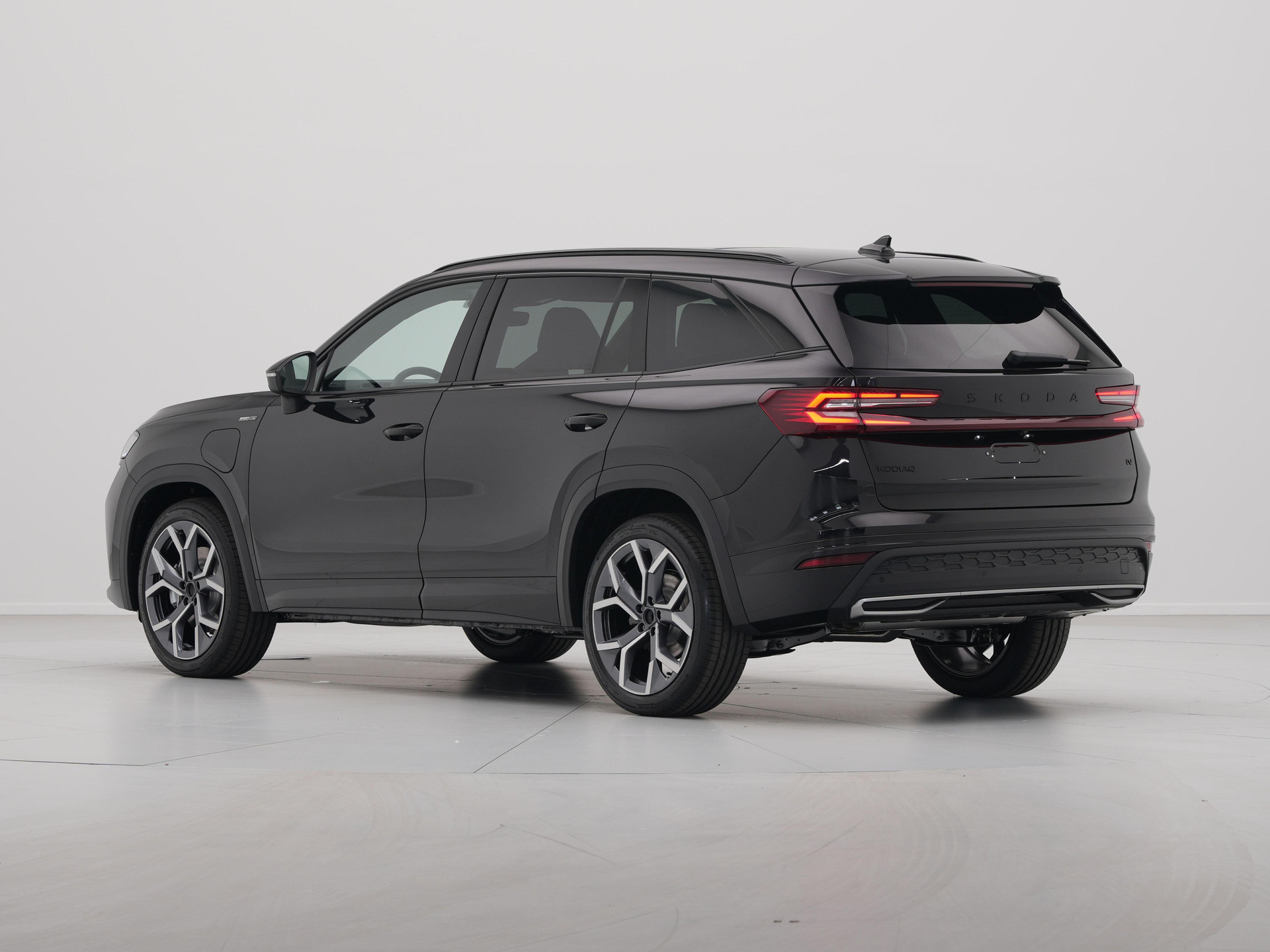Škoda - Kodiaq 1.5 TSI PHEV 204 6DSG Sportline Business - 2025
