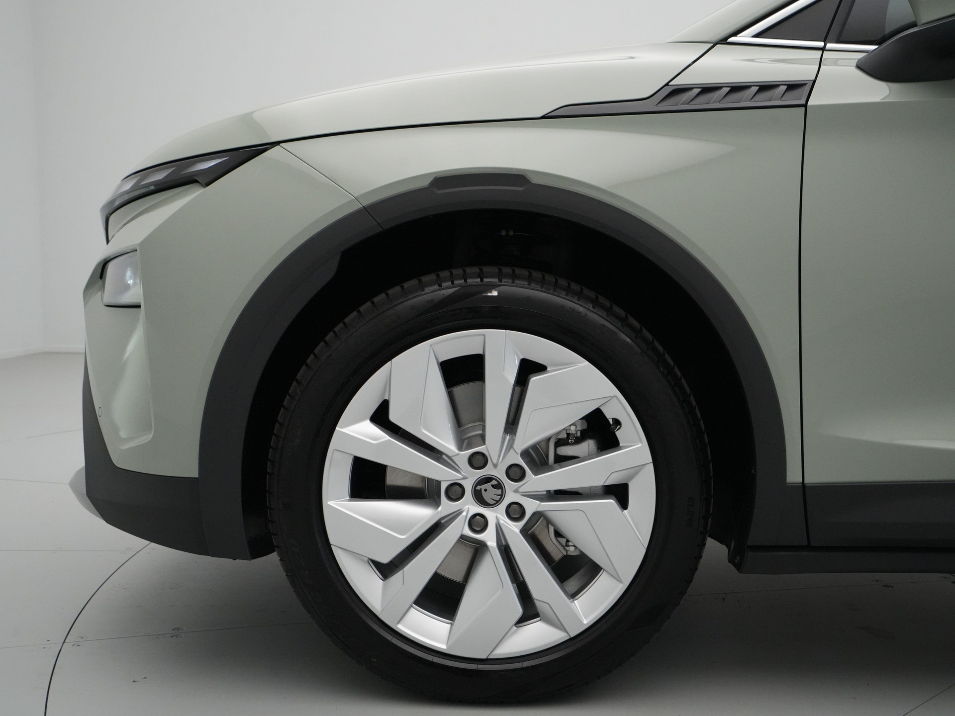 Škoda - Elroq 82 Elektromotor 286 1AT Business Edition - 2025