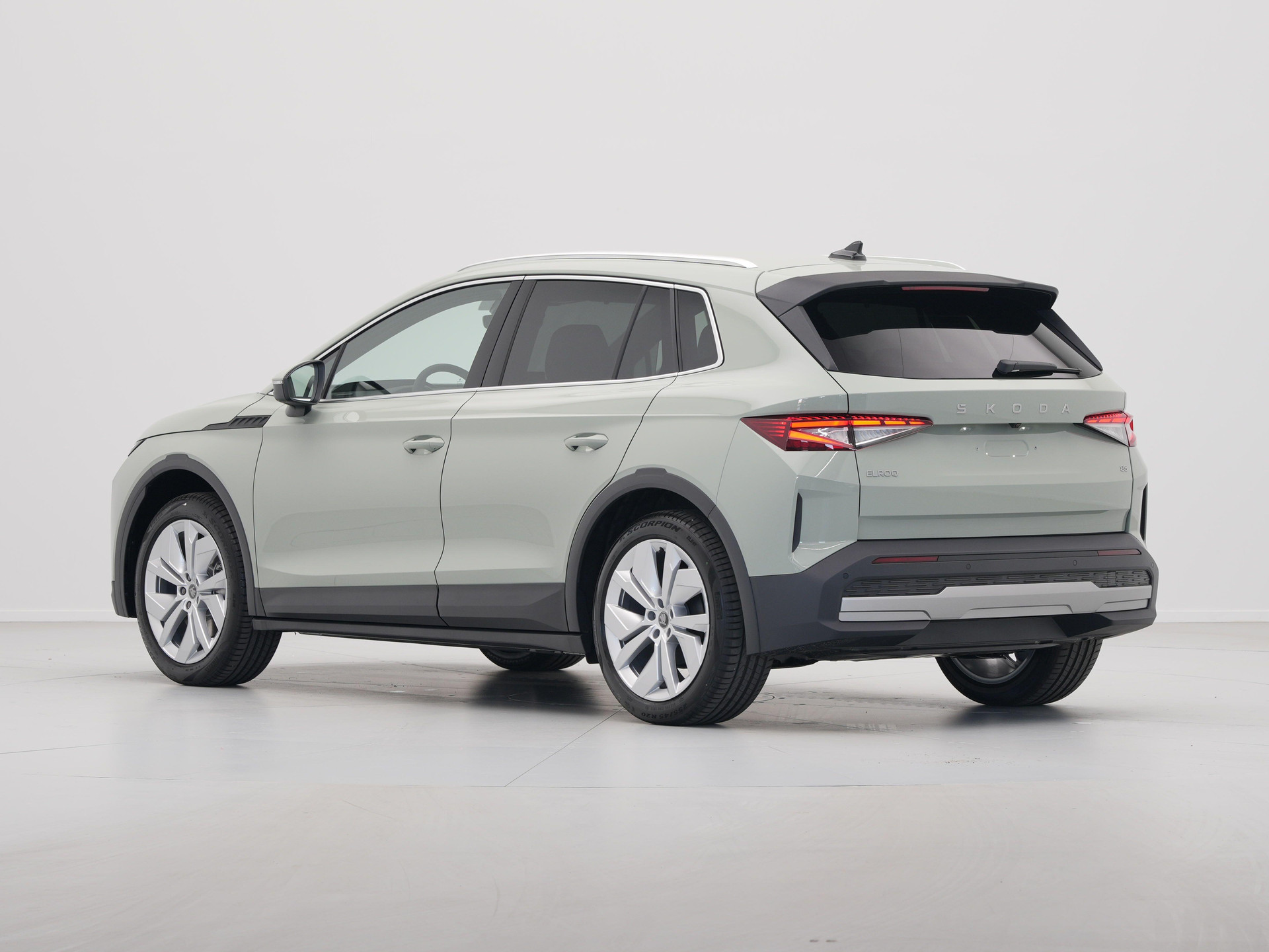 Škoda - Elroq 82 Elektromotor 286 1AT Business Edition - 2025