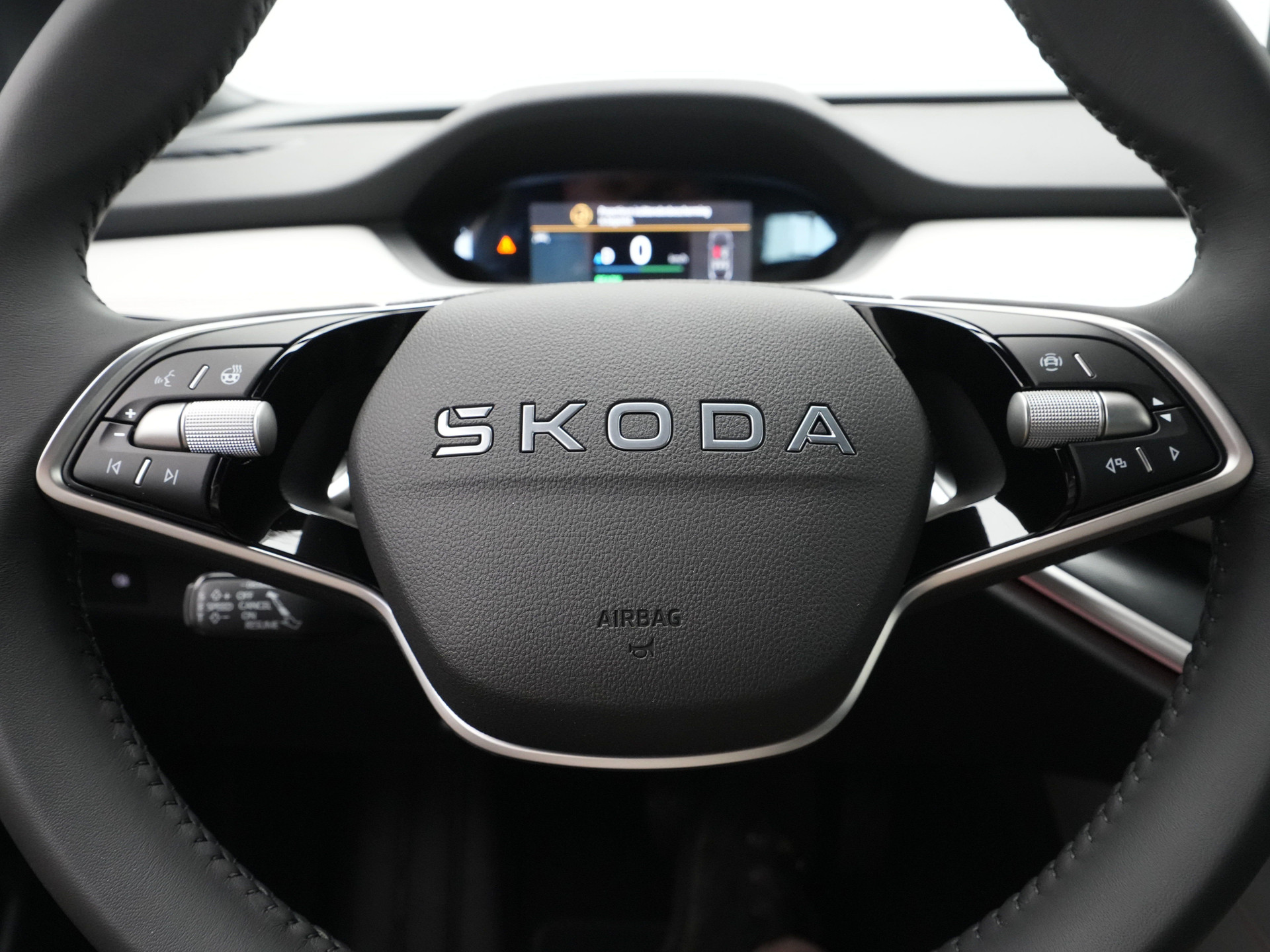 Škoda - Elroq 82 Elektromotor 286 1AT Business Edition - 2025