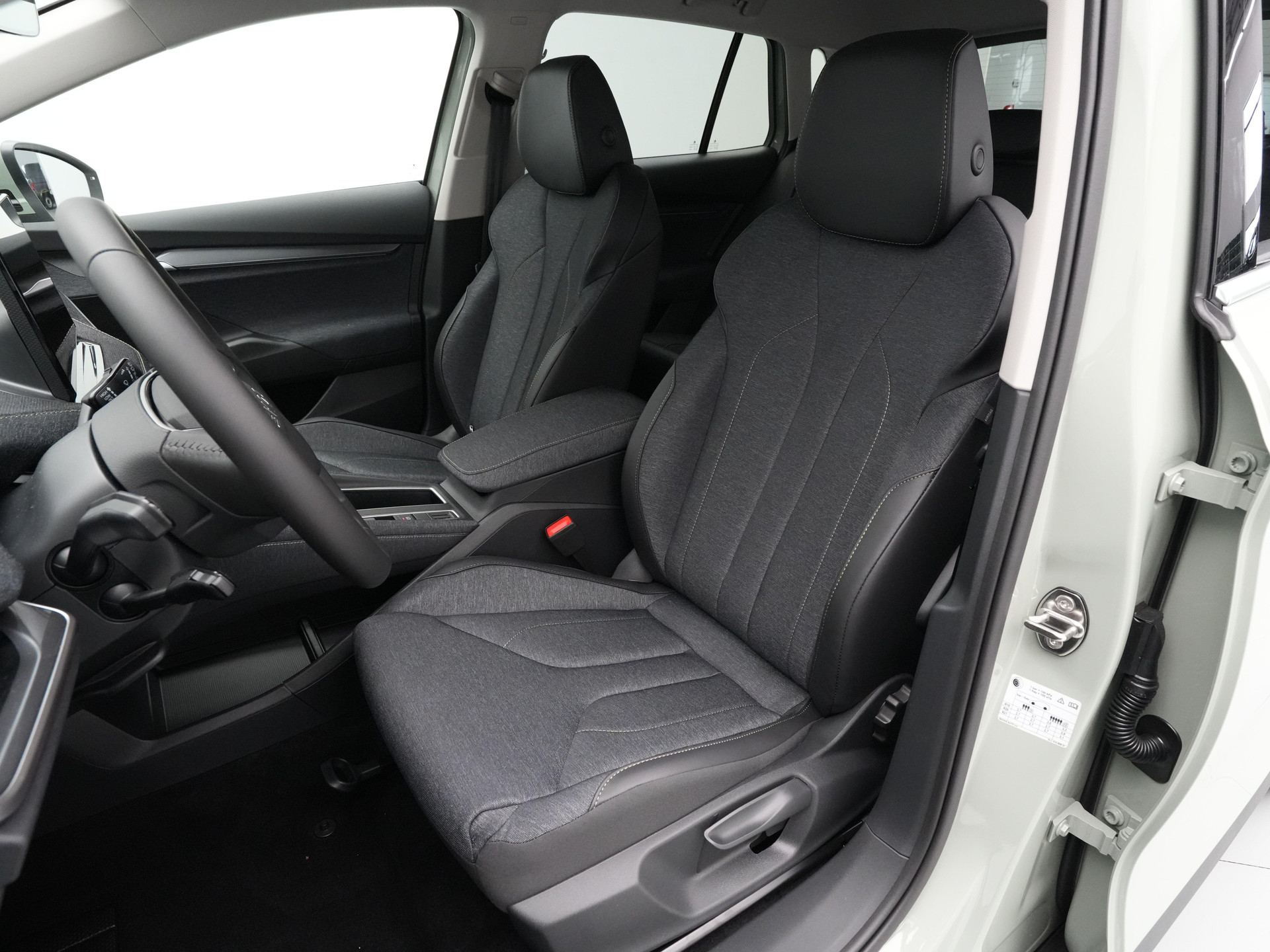 Škoda - Elroq 82 Elektromotor 286 1AT Business Edition - 2025