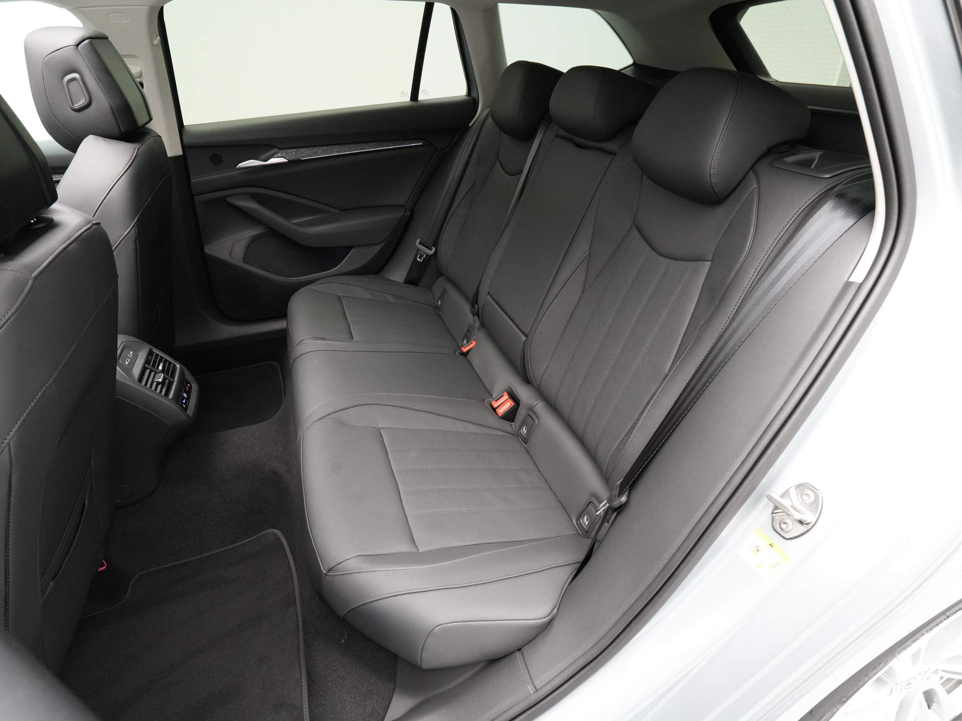 Škoda - Superb Combi 1.5 TSI MHEV Business Edition - 2024
