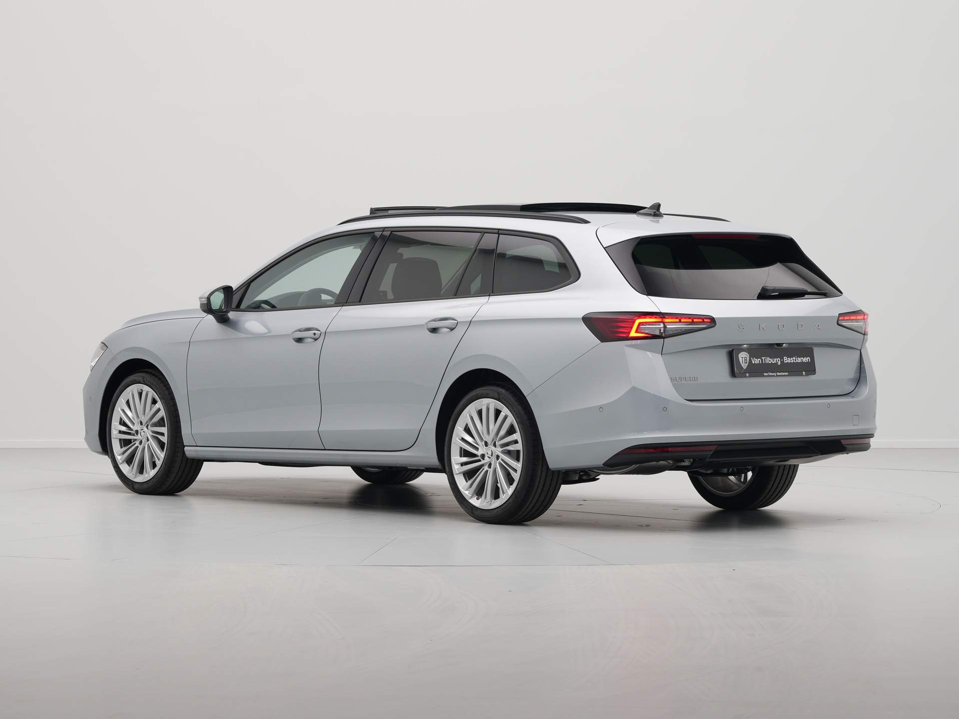 Škoda - Superb Combi 1.5 TSI MHEV Business Edition - 2024