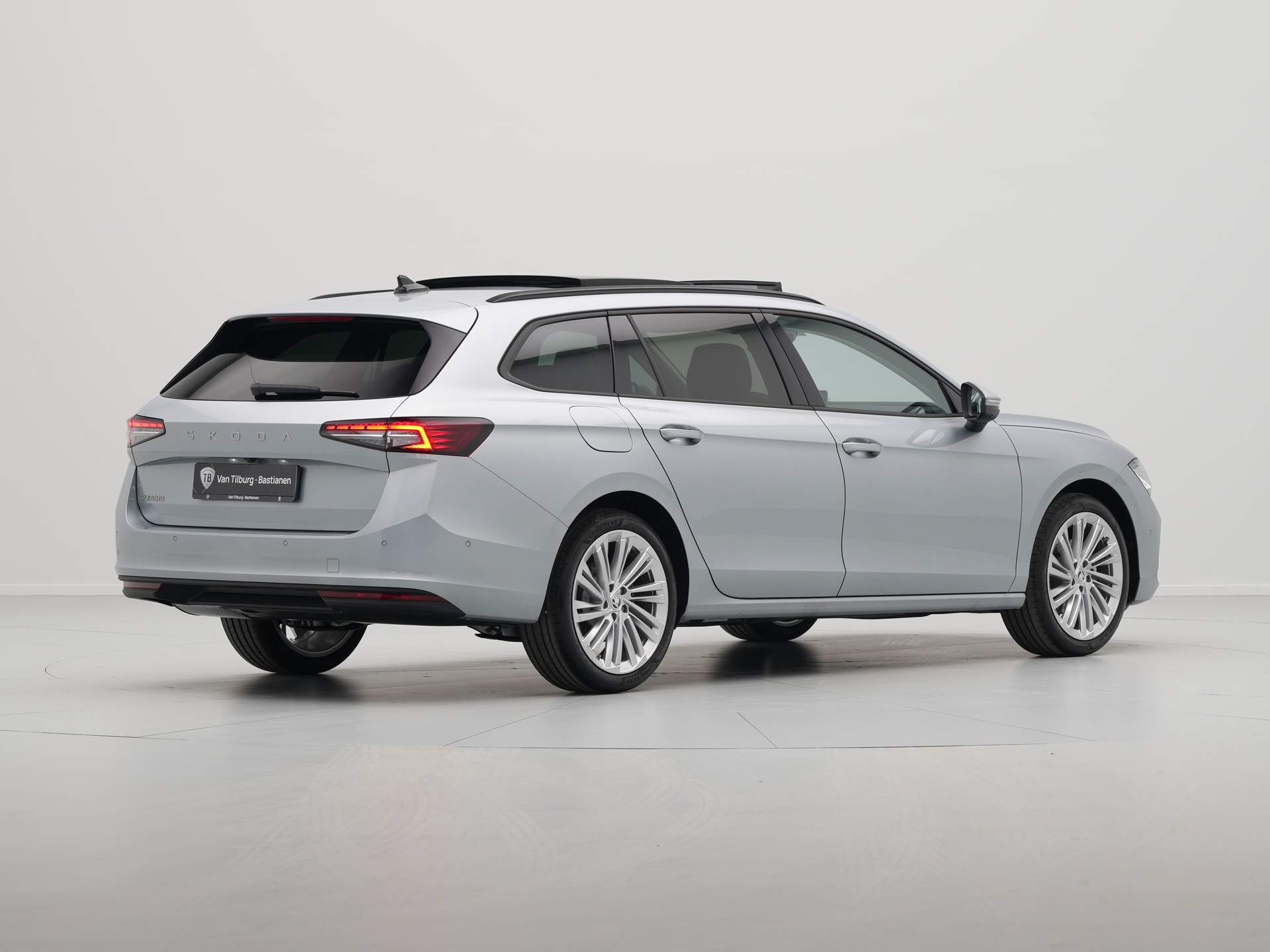 Škoda - Superb Combi 1.5 TSI MHEV Business Edition - 2024