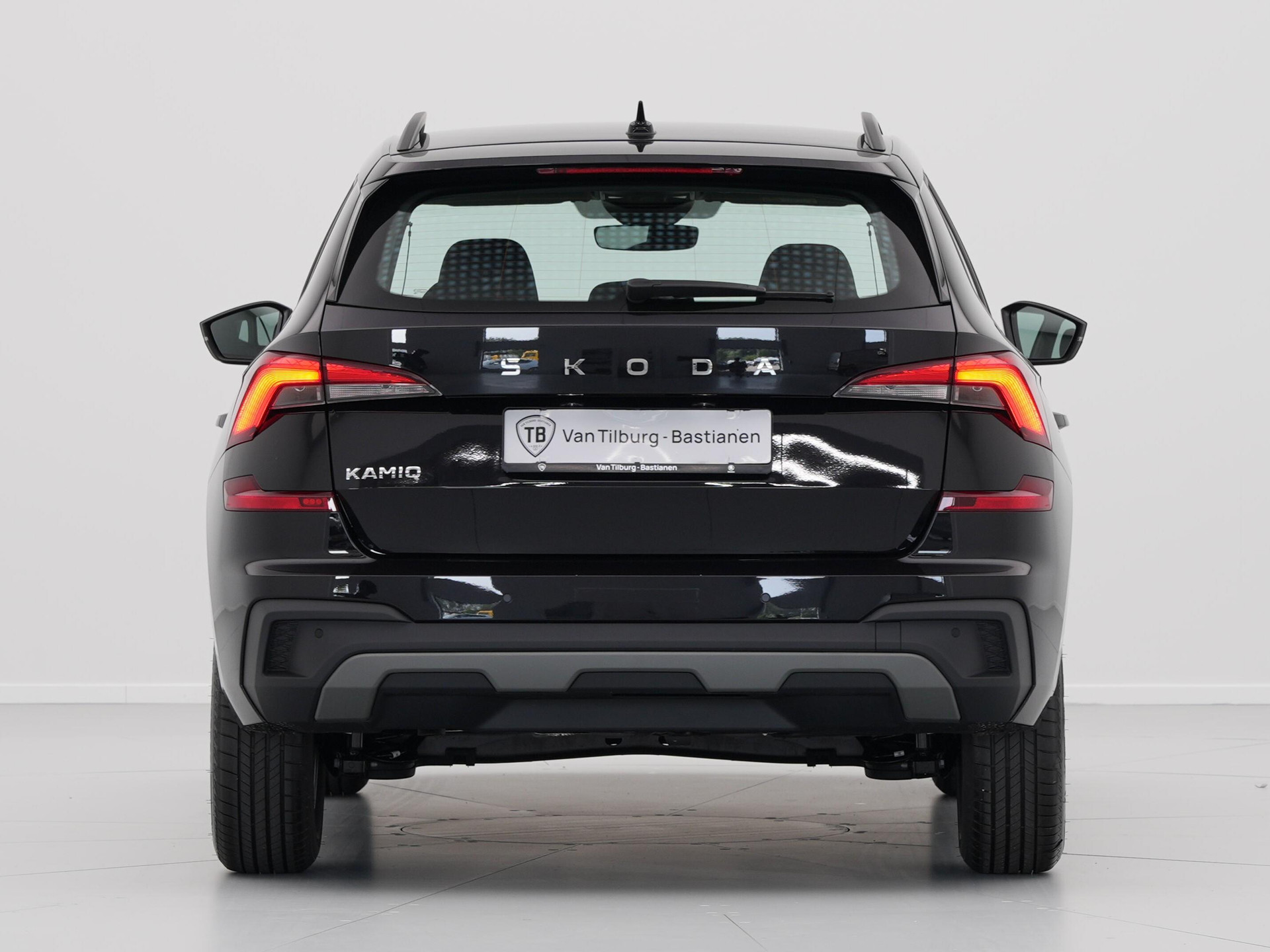 Škoda - Kamiq 1.0 TSI Greentech 115 6MT Selection - 2025