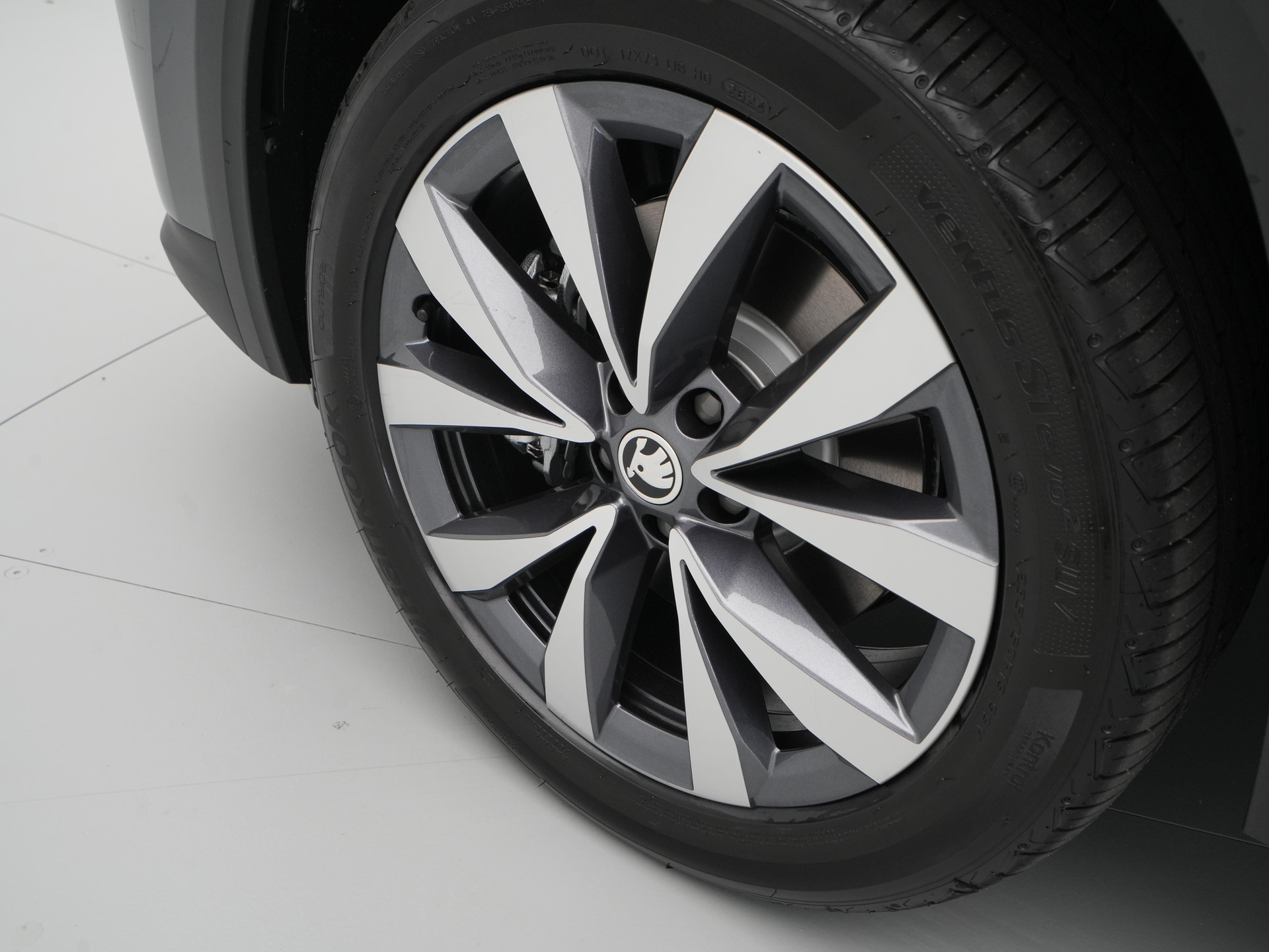Škoda - Kodiaq 1.5 TSI PHEV 204 6DSG Business Edition - 2025