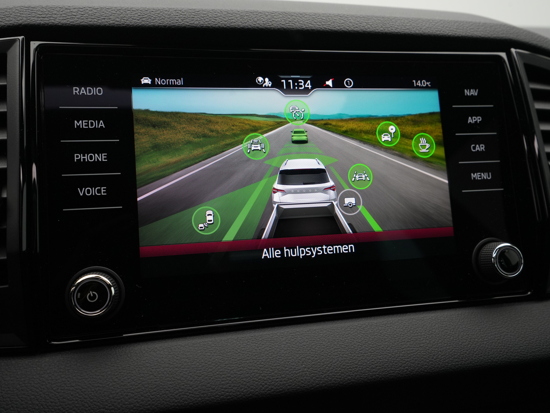Škoda - Karoq Sportline Business - 2025