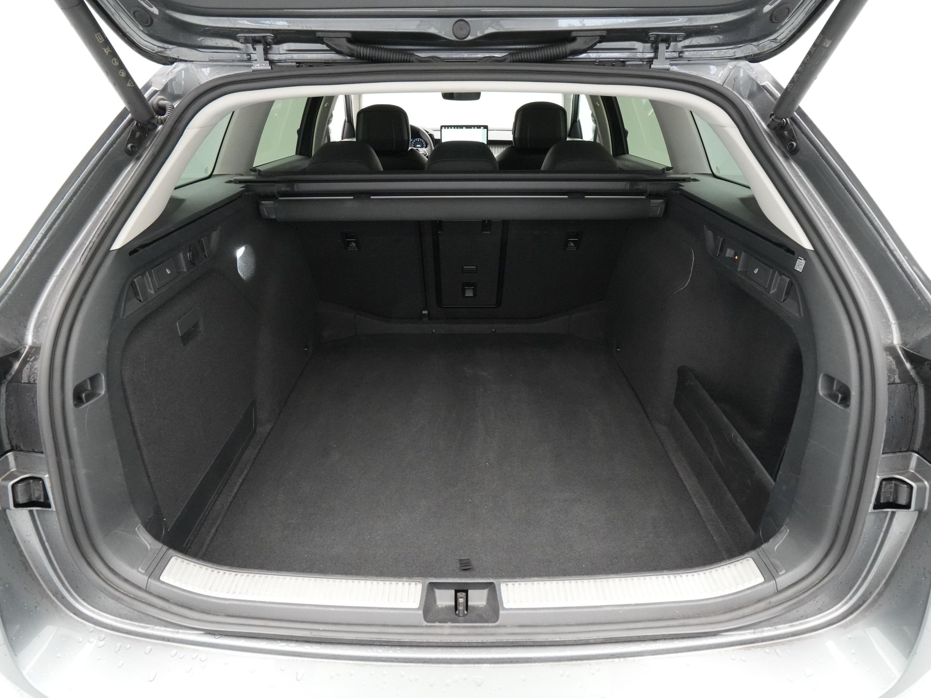 Škoda - Superb Combi 1.5 TSI MHEV First Edition - 2024