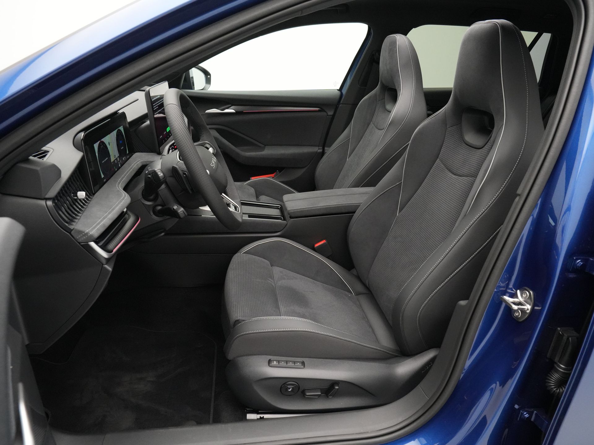 Škoda - Superb Combi 1.5 TSI PHEV Sportline Business - 