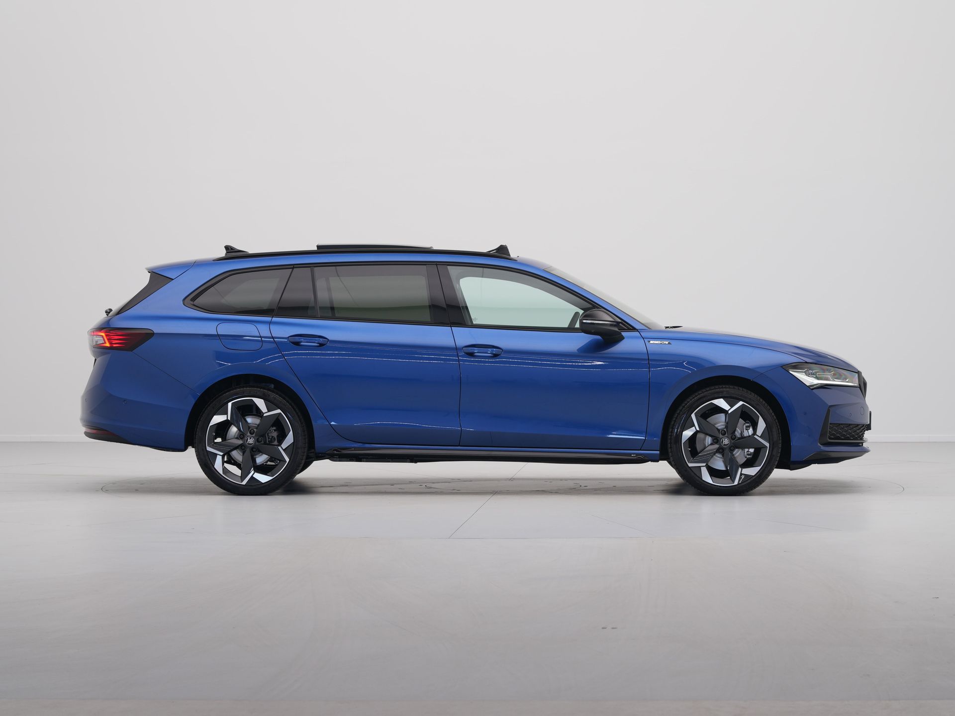 Škoda - Superb Combi 1.5 TSI PHEV Sportline Business - 