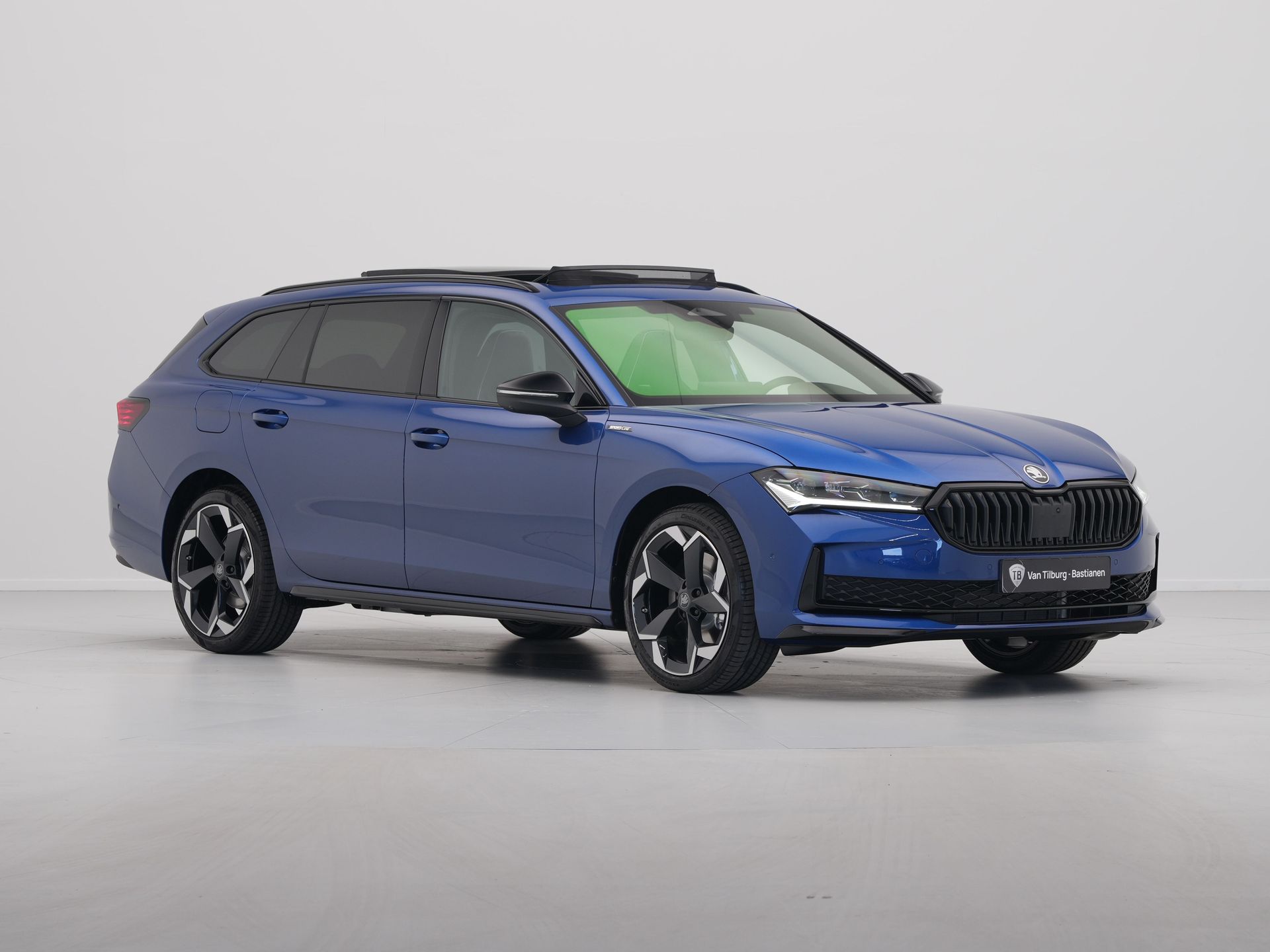 Škoda - Superb Combi 1.5 TSI PHEV Sportline Business - 