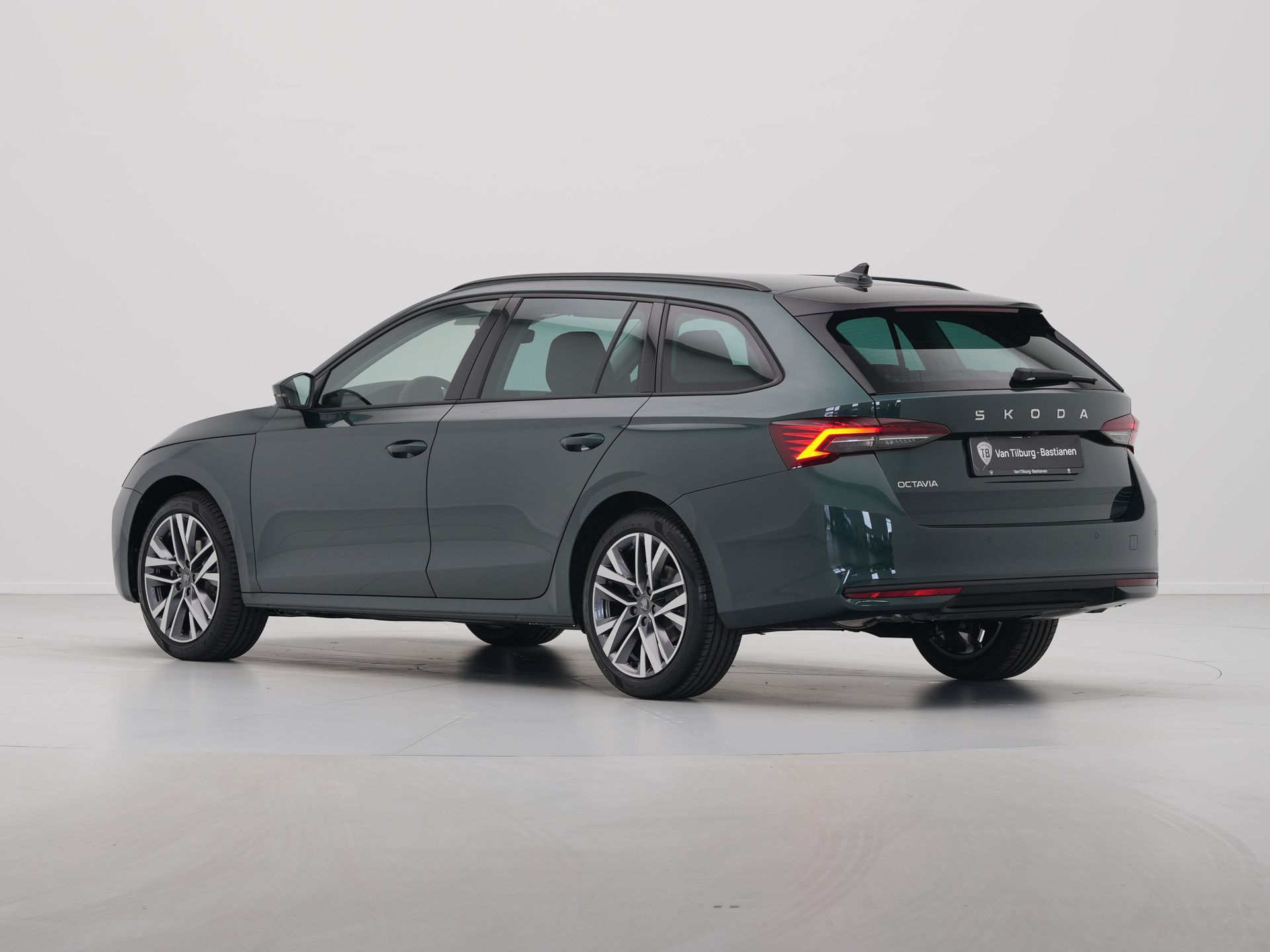 Škoda - Octavia Combi 1.5 TSI MHEV Business Edition Plus - 