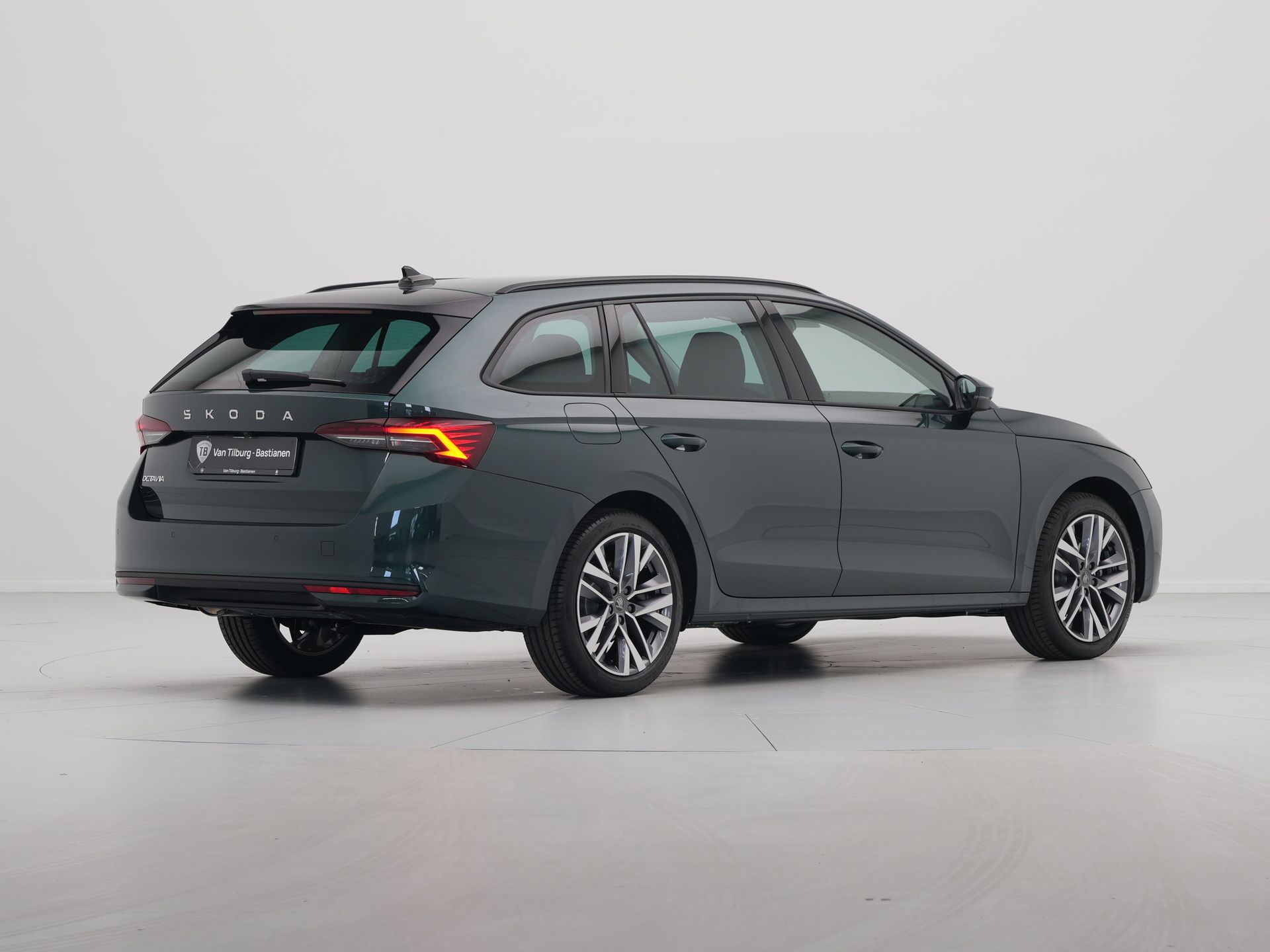 Škoda - Octavia Combi 1.5 TSI MHEV Business Edition Plus - 