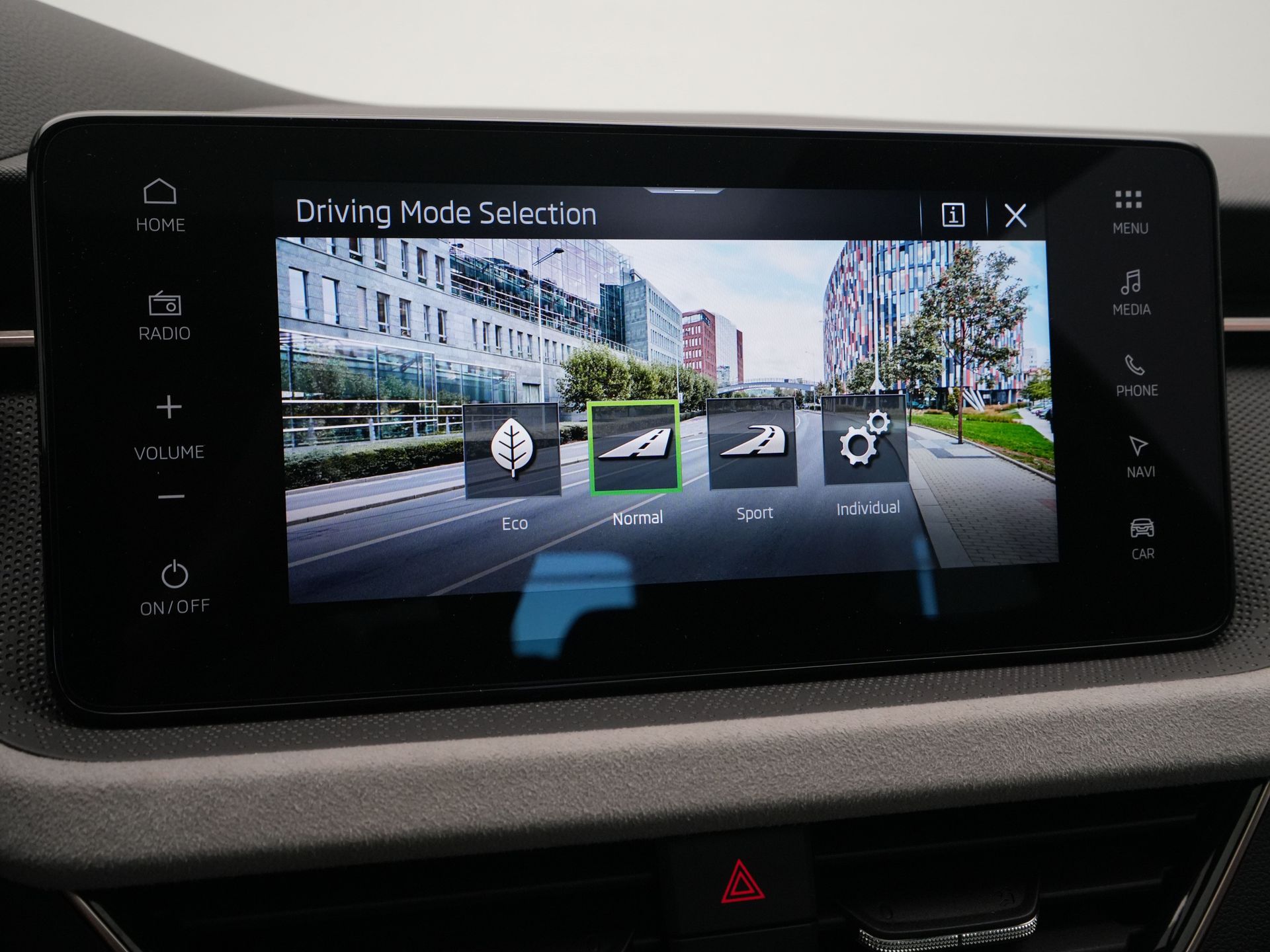 Škoda - Kamiq 1.0 TSI 115pk DSG Business Edition - 2024